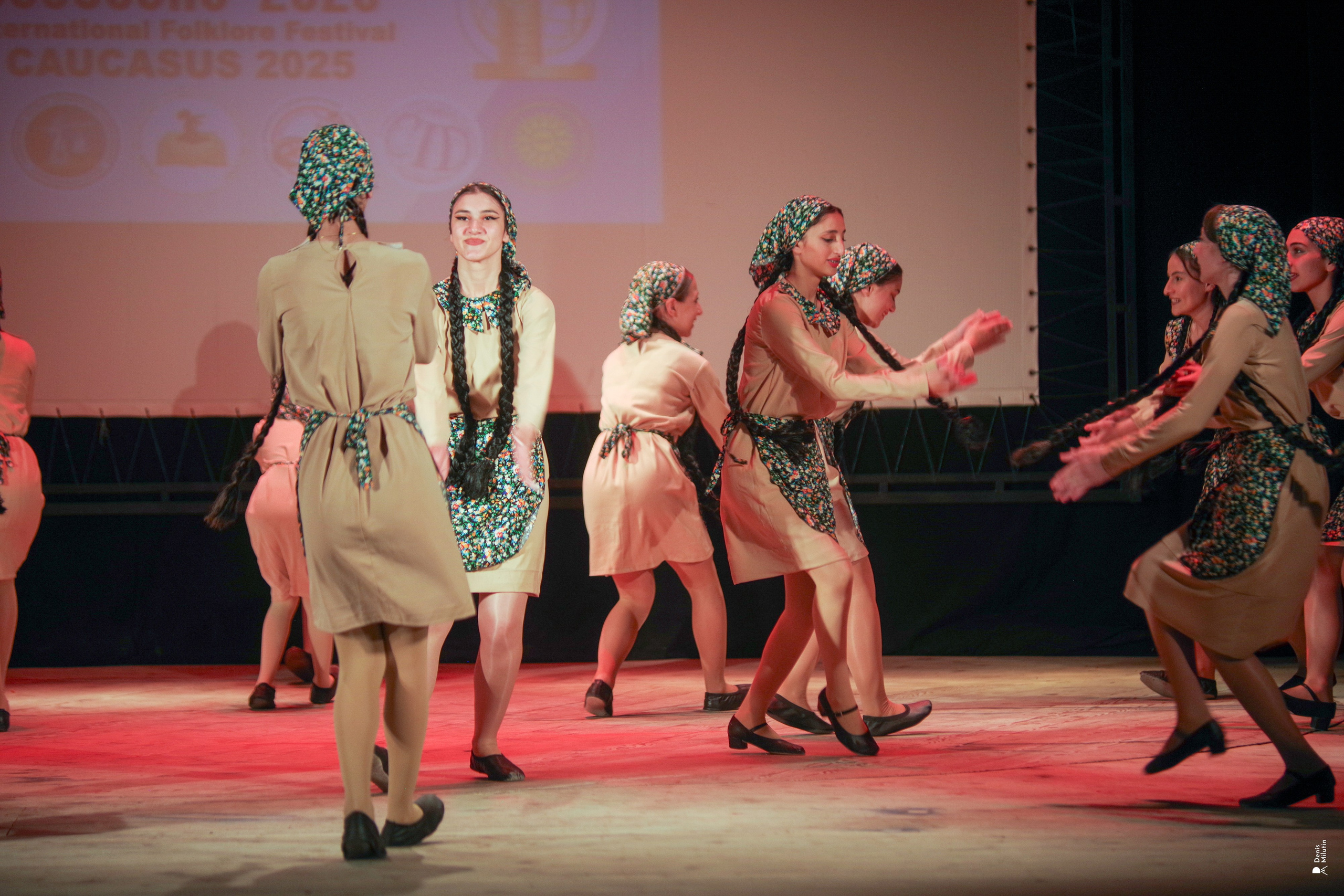 Танцы в прекрасном Они. Портретный фотограф Денис Милютин