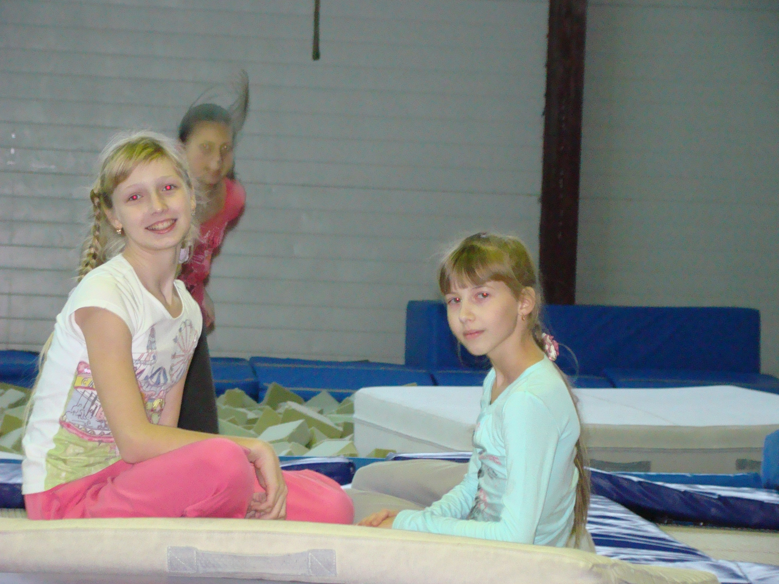 Катя ДР 12 лет Дома + Спортекс 04.12.2011. Семейный, Свадебный фотограф СПБ Питер— Романова Екатерина