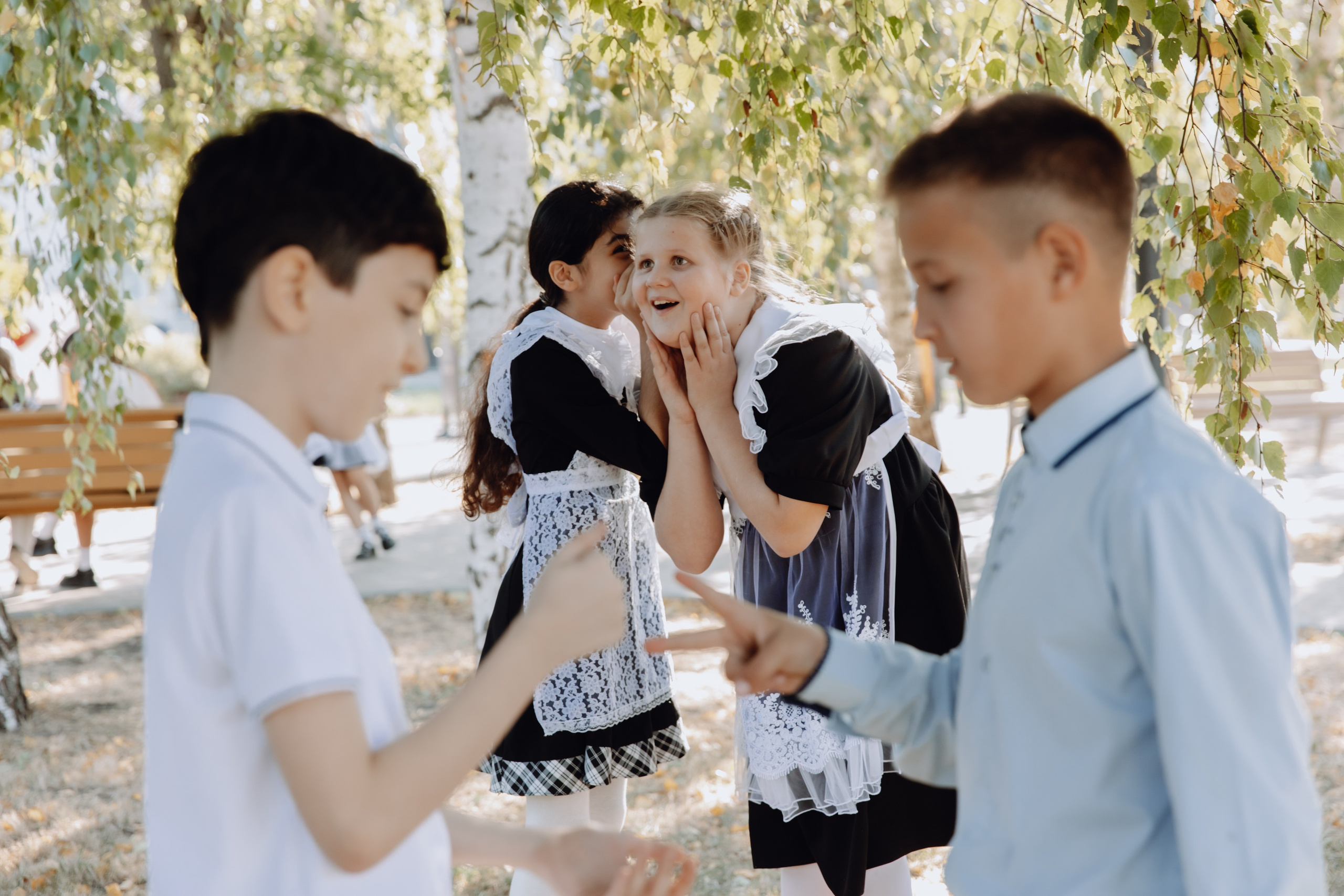 Школьные альбомы в Чернянке. Фотограф Максим Никонов