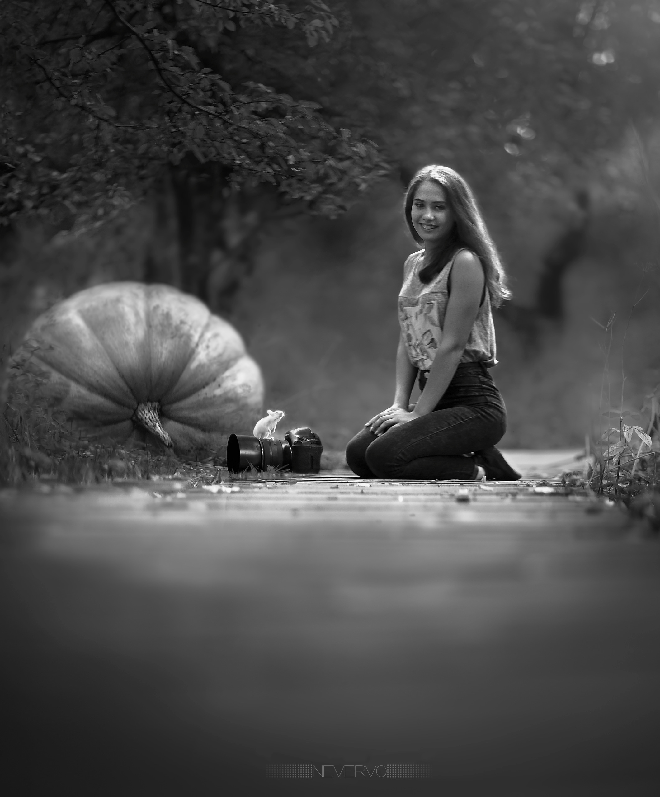 Черно-белая фотосъемка. B&W съемка в Москве. ЧБ фотограф Олег Голишник. Арт-фотограф Олег Голишников. Творческая мастерская