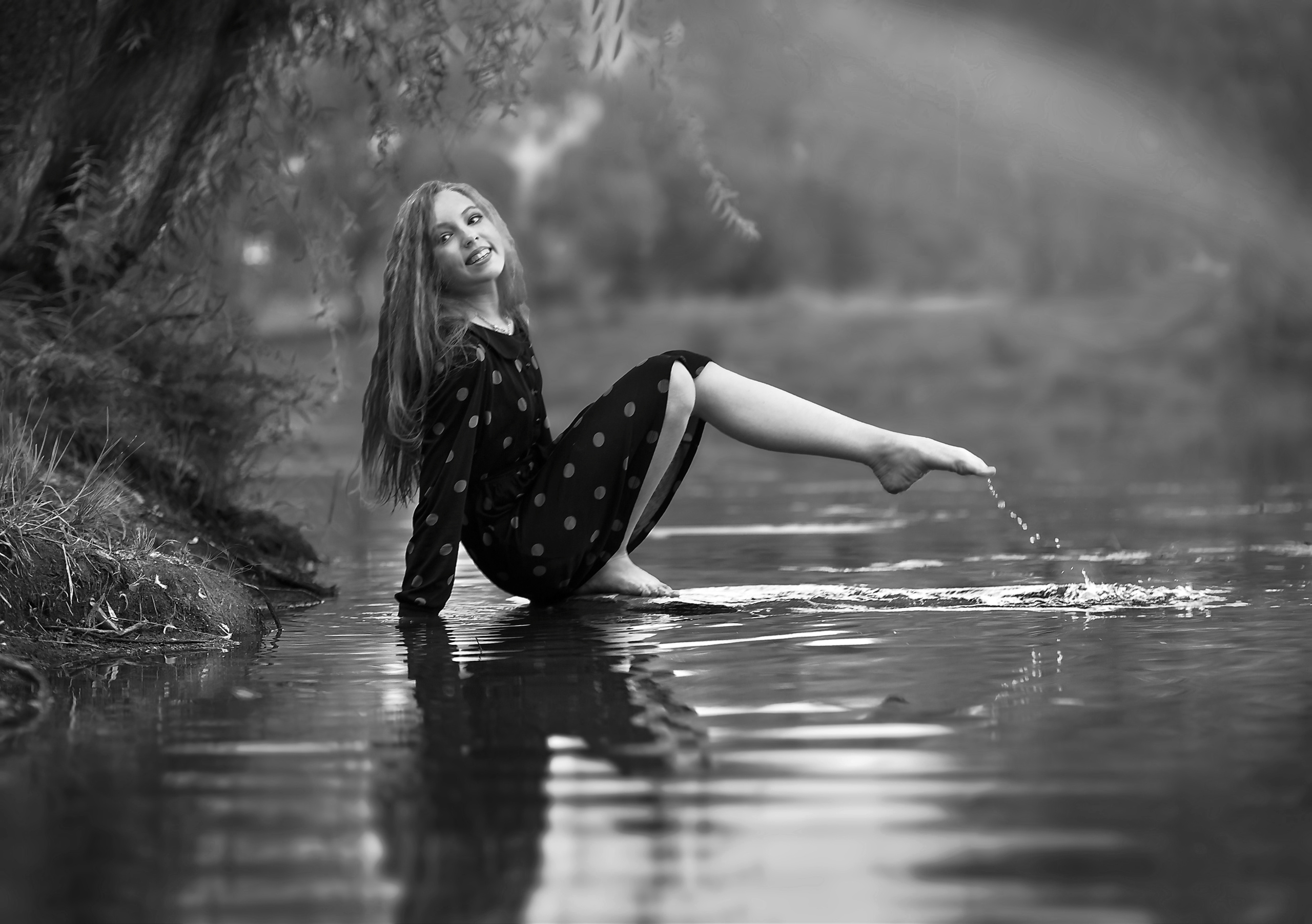 Черно-белая фотосъемка. B&W съемка в Москве. ЧБ фотограф Олег Голишник. Арт-фотограф Олег Голишников. Творческая мастерская