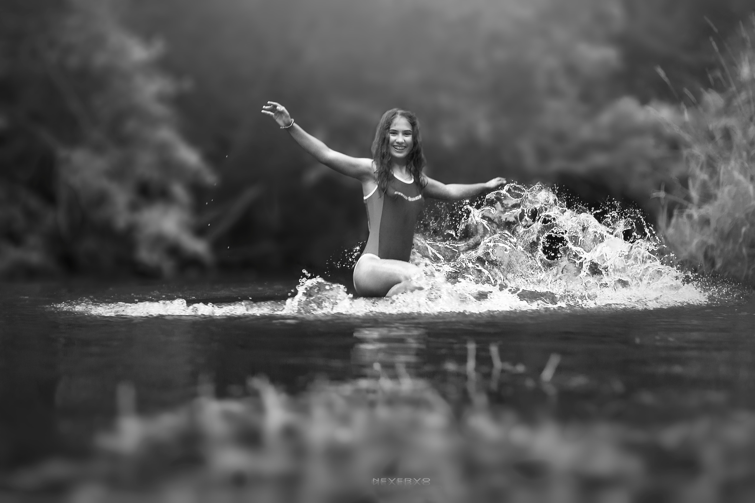 Черно-белая фотосъемка. B&W съемка в Москве. ЧБ фотограф Олег Голишник. Арт-фотограф Олег Голишников. Творческая мастерская