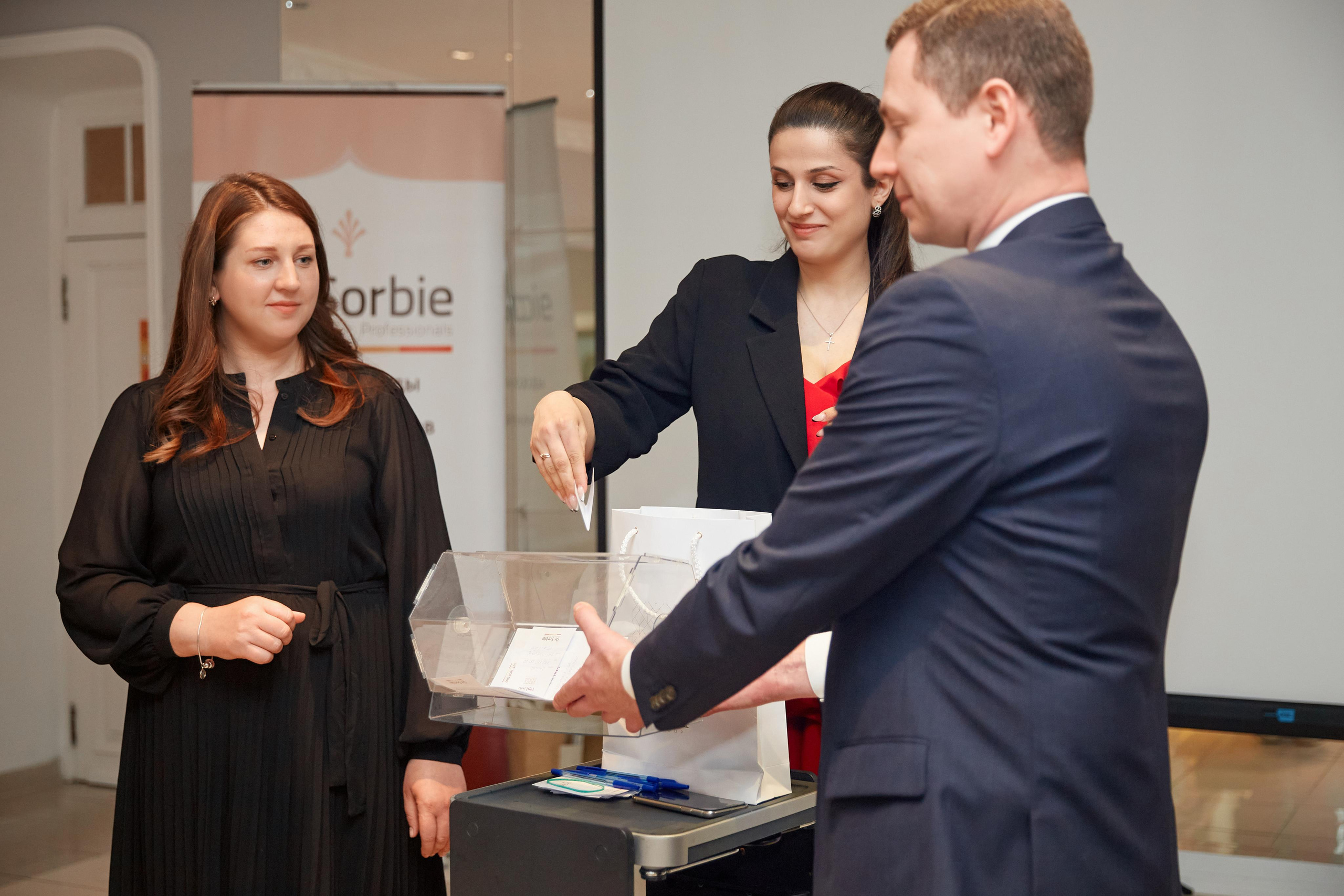 Dr.Sorbie в салоне Долорес. Фотограф ваших самых ярких событий в Москве и СПБ. Збронская Юлия