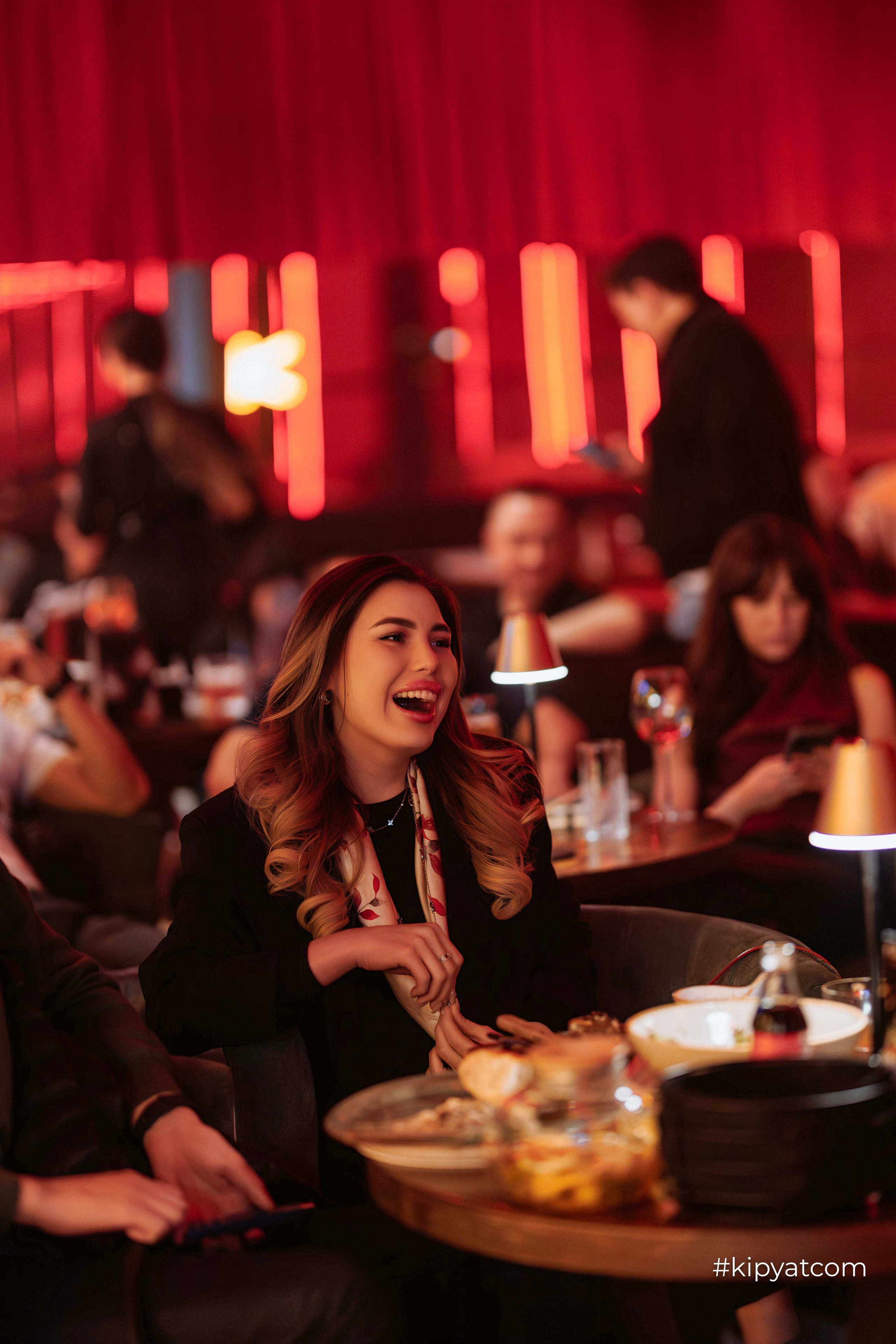 Сольный стендап концерт Александра Меркуль