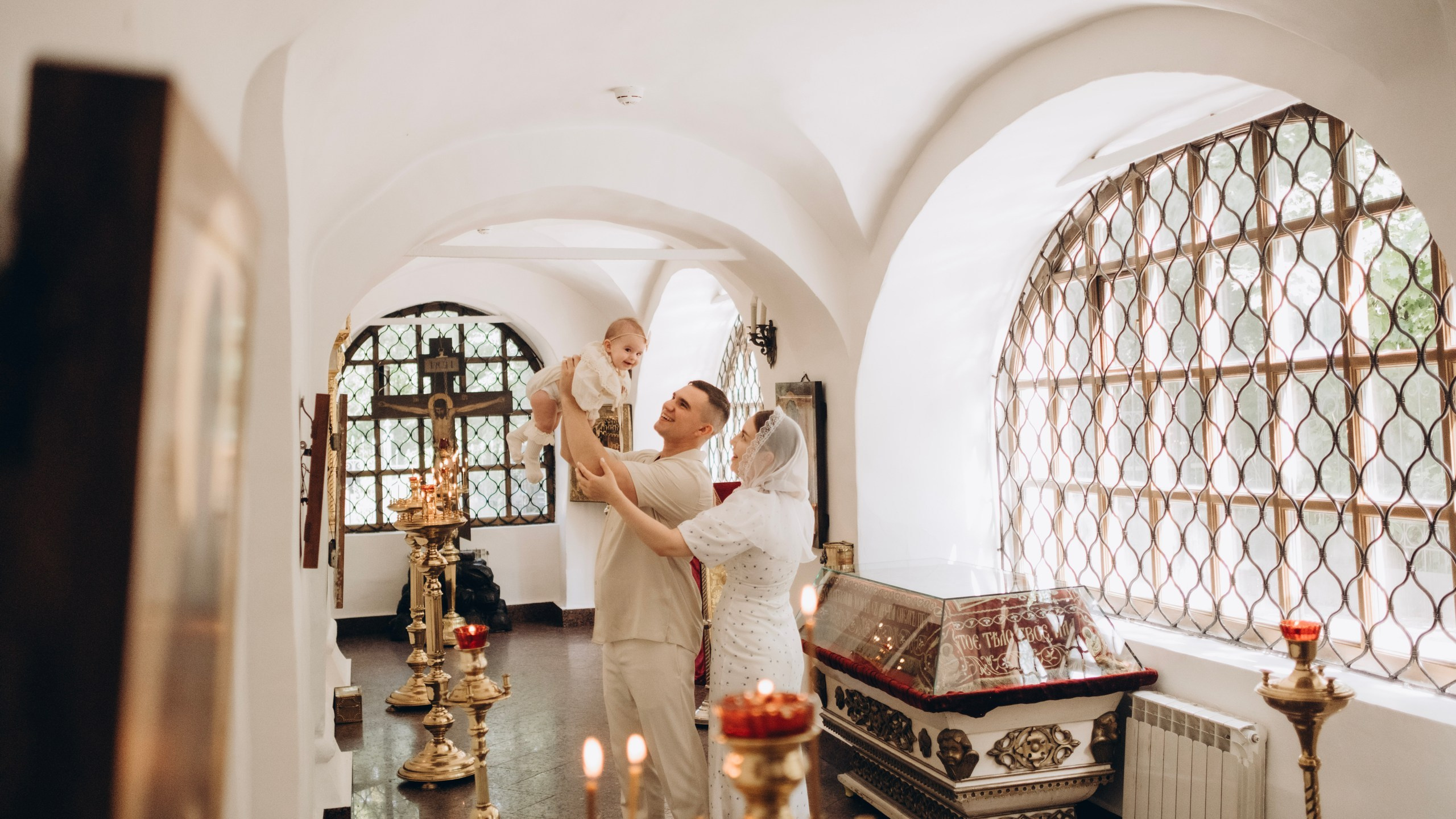 Крещение Теоны. Главная