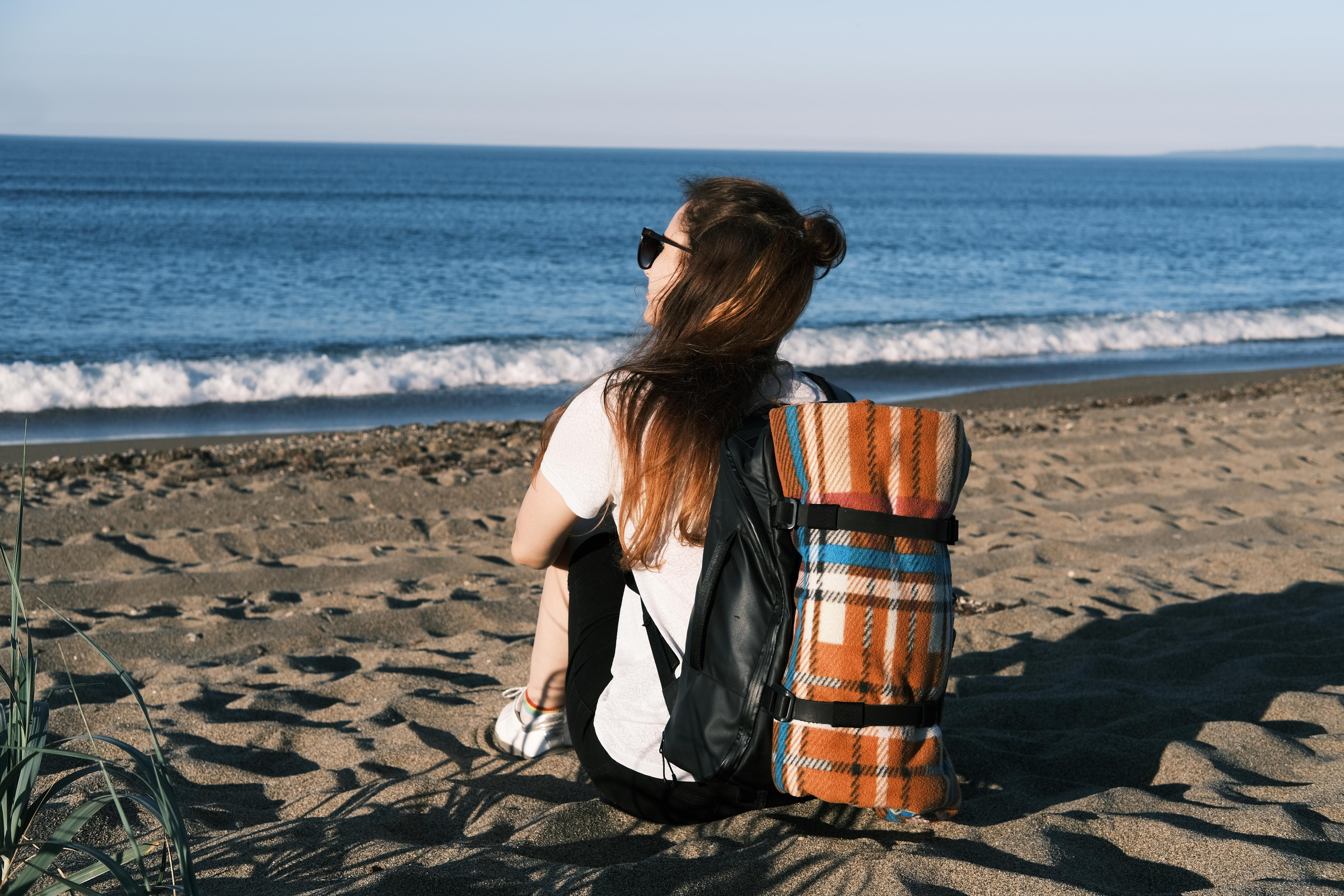 Backpack straps made of 2 mm black leather.
