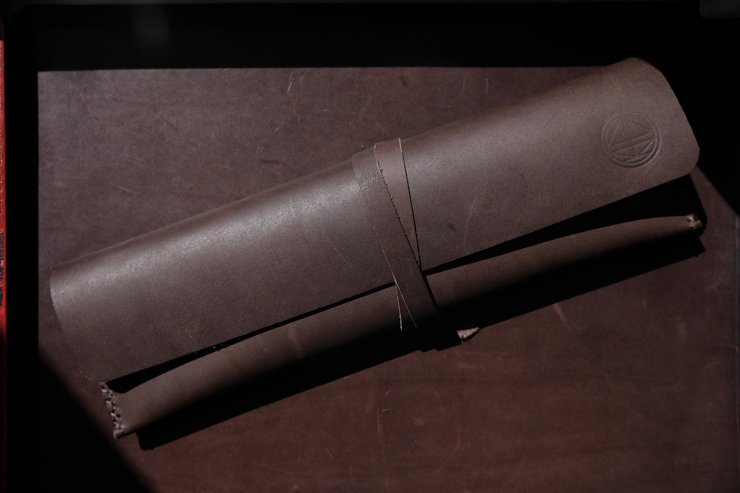 Чехол для столовых приборов из орехового краста 1.2 мм. 