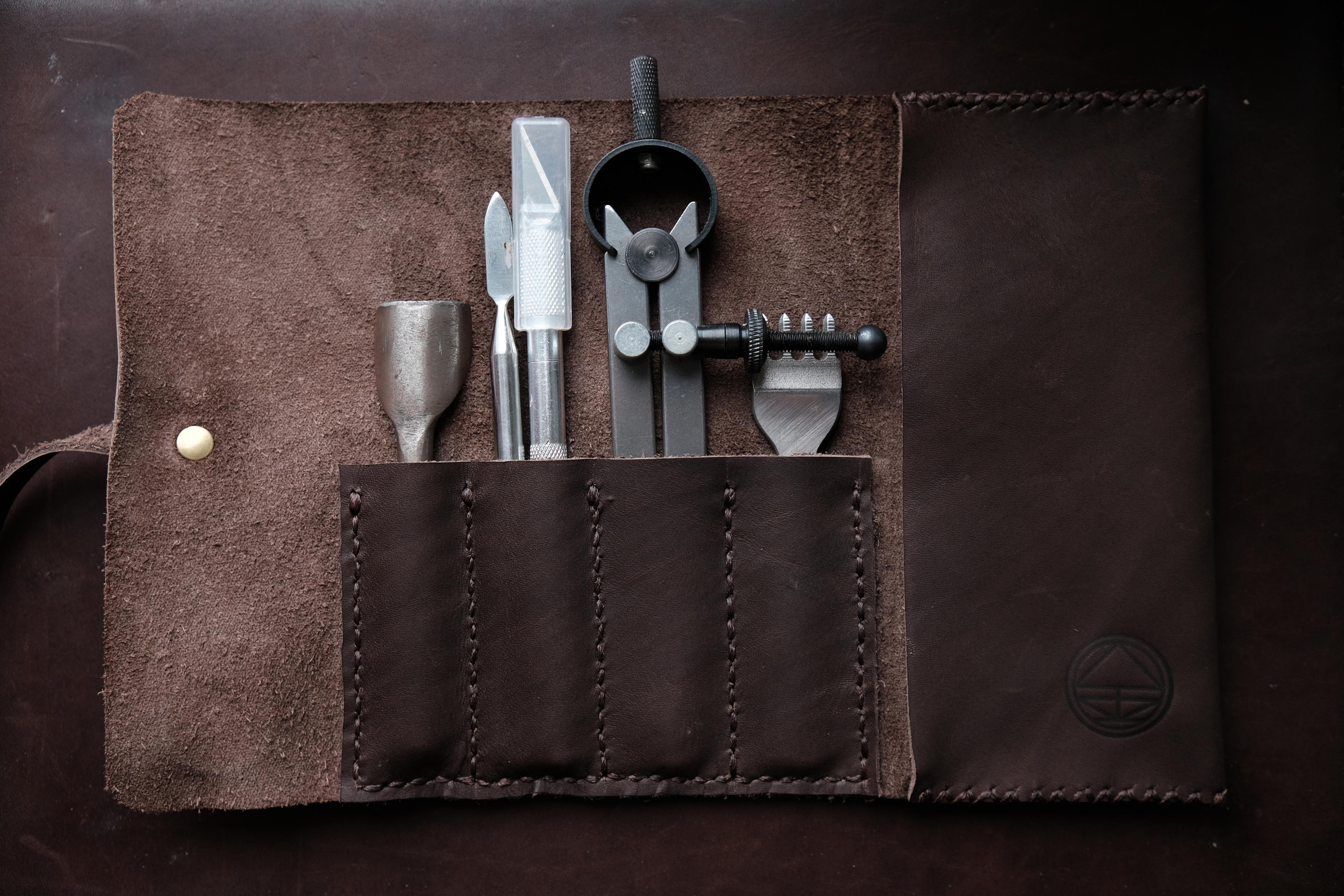 Чехол для инструментов из орехового краста 1.2 мм (до покрытия воском). 