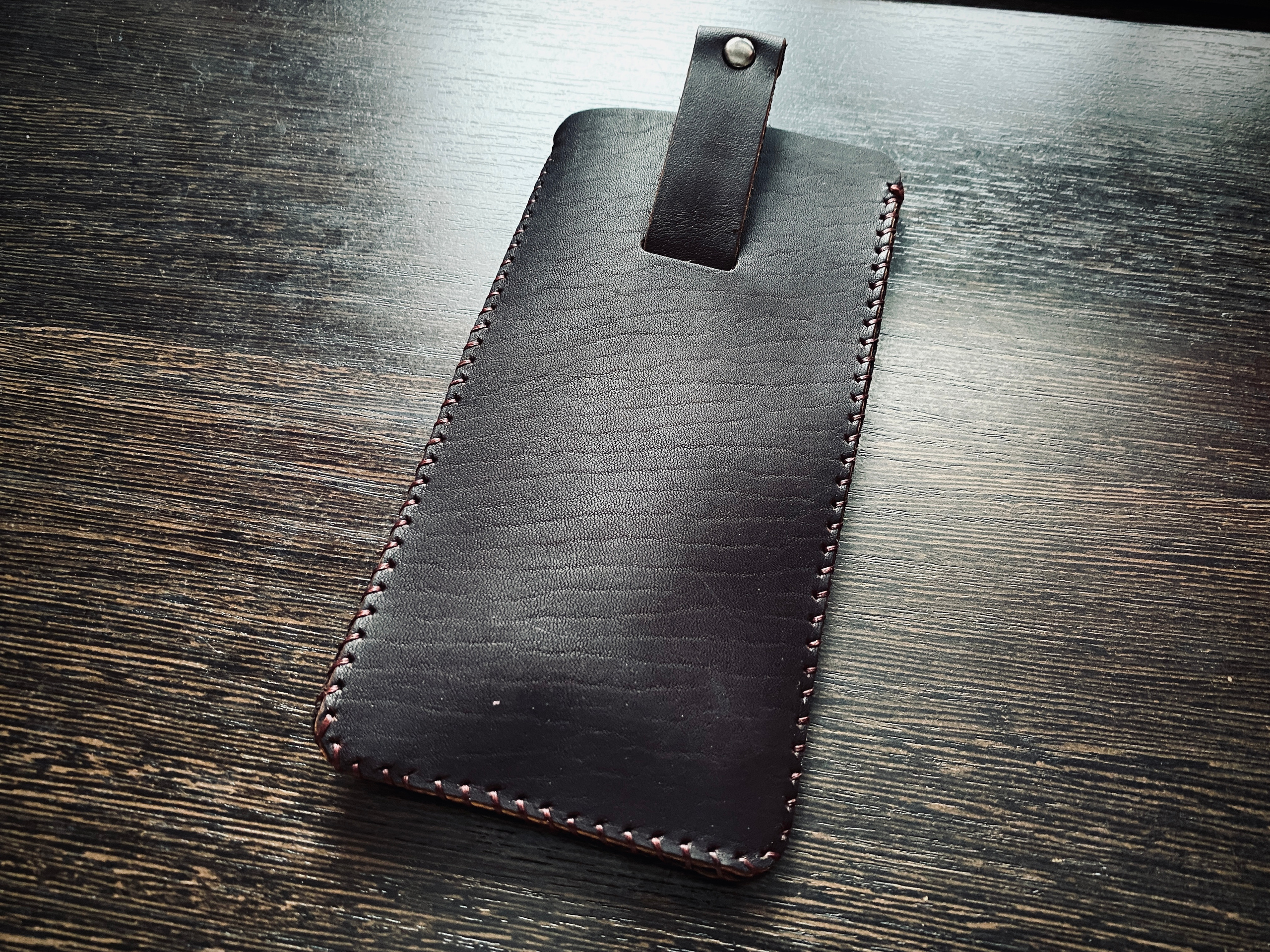 Чехол для телефона из коричневой 2 мм юфти.