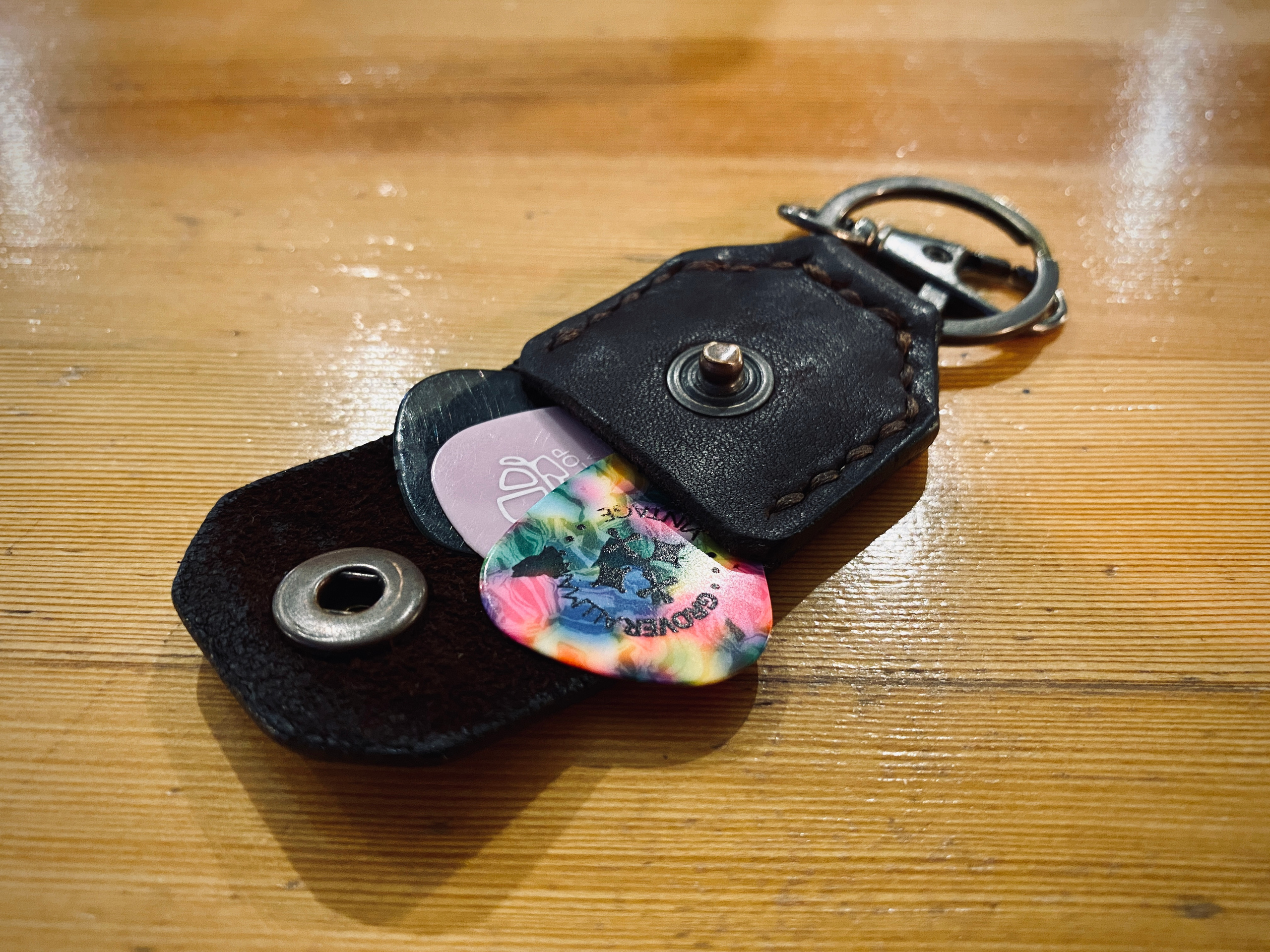 Чехол для медиаторов \ SD-кард из коричневой 2 мм юфти с матовым финишем. 