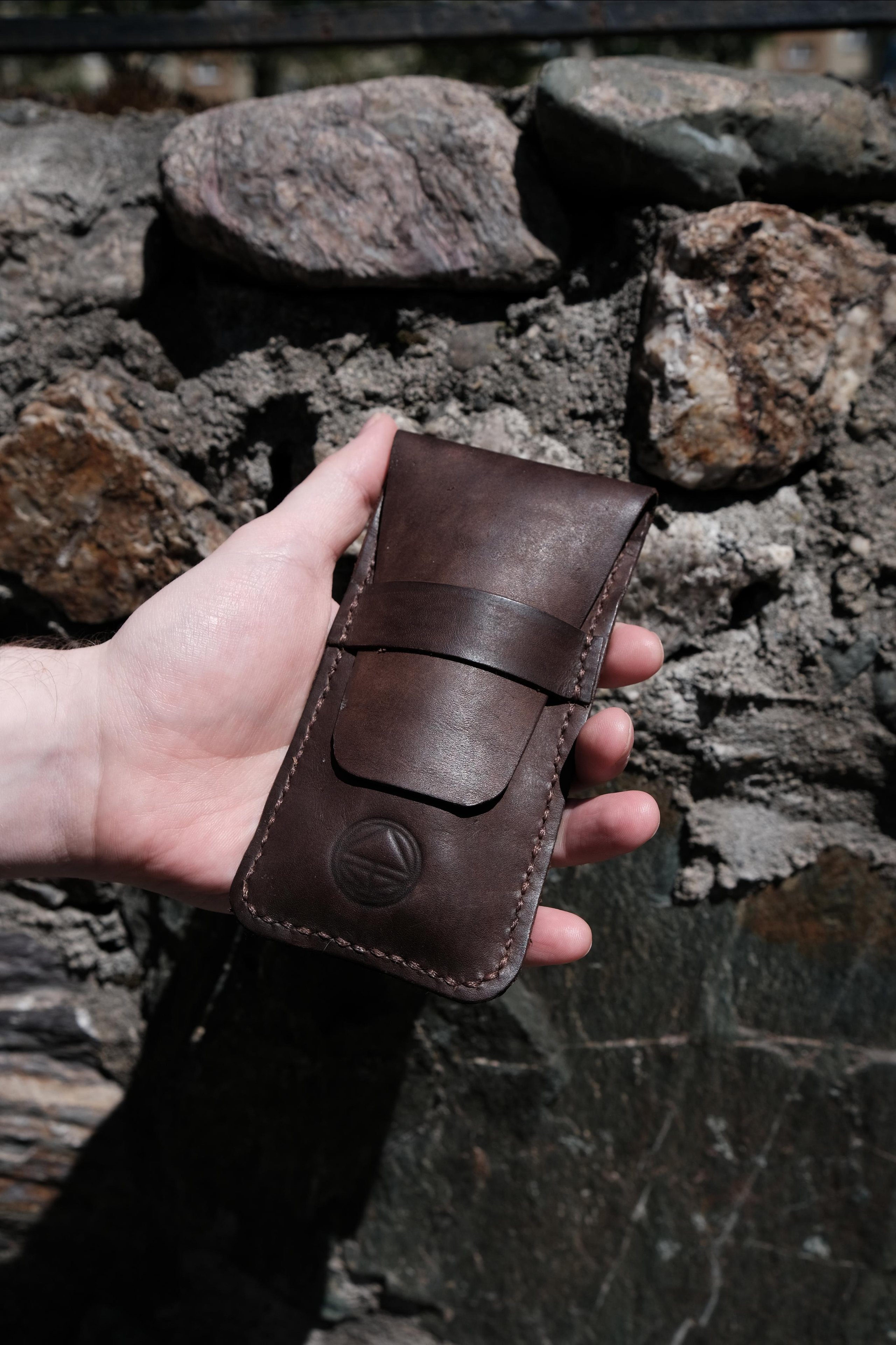 Чехол для бритвы из орехового краста 1.2 мм. 