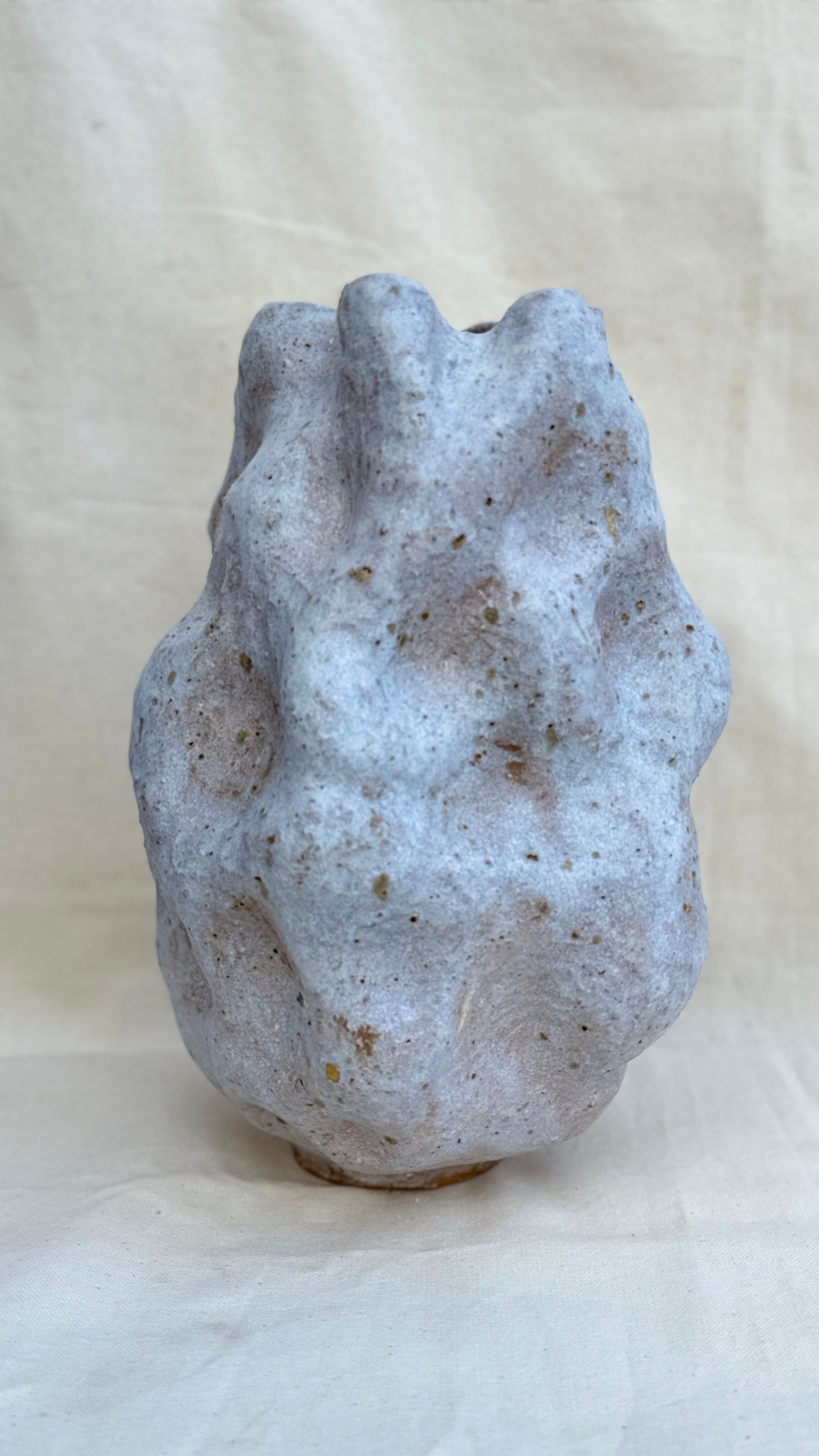 Ваза «Большой серый камень». Арт-керамика Катерины Жизневской