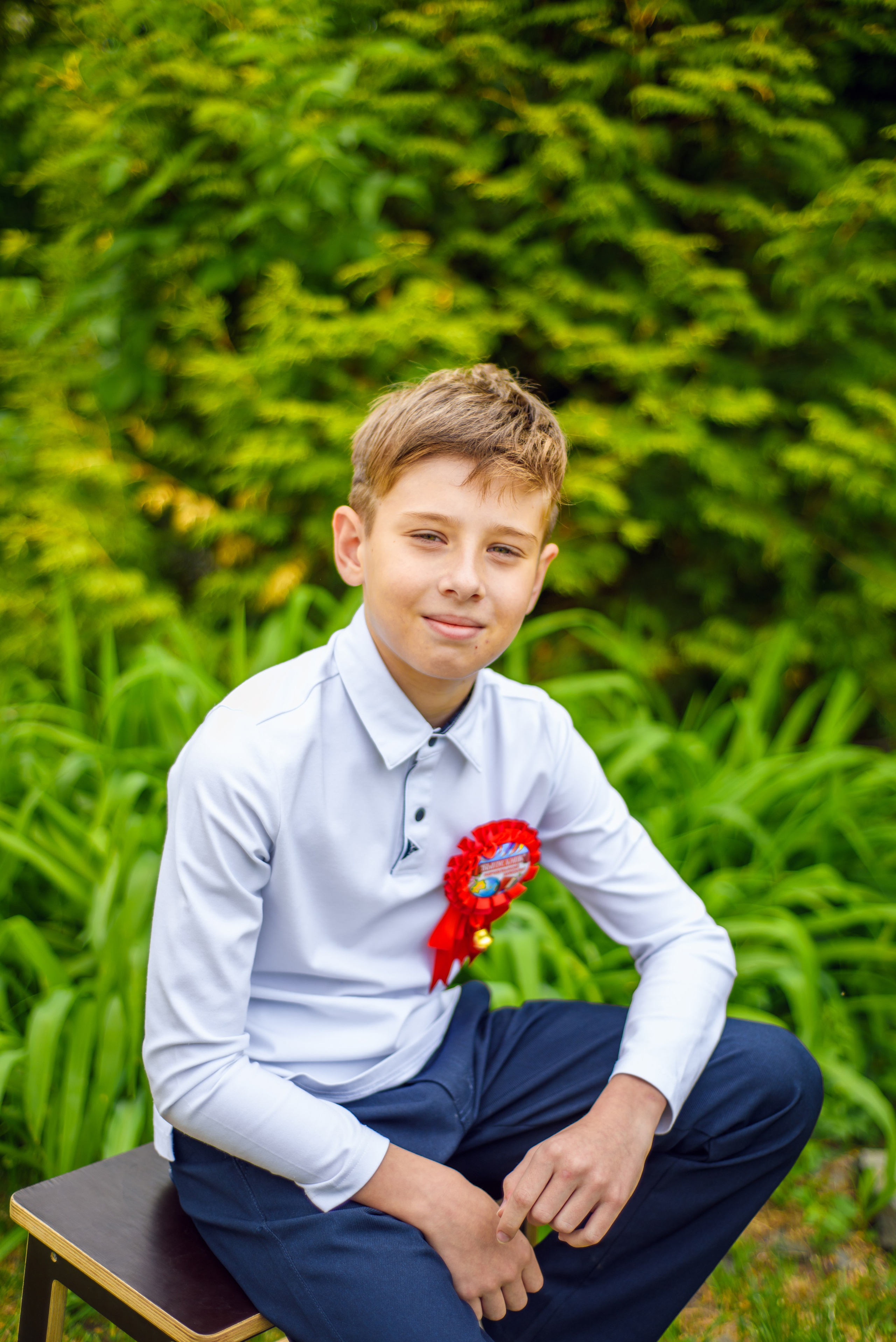 Фотосъемка в школьном саду. Фотограф. Выпускные альбомы в Барнауле