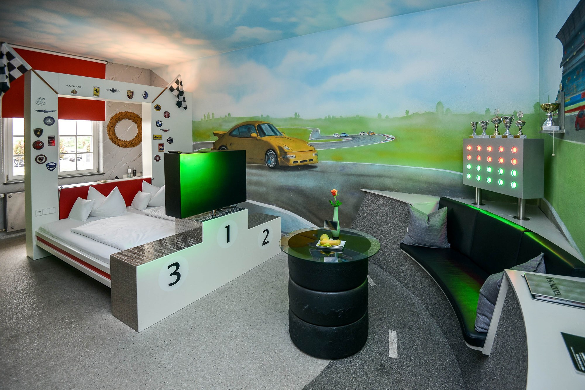 V8 Hotel Motorworld