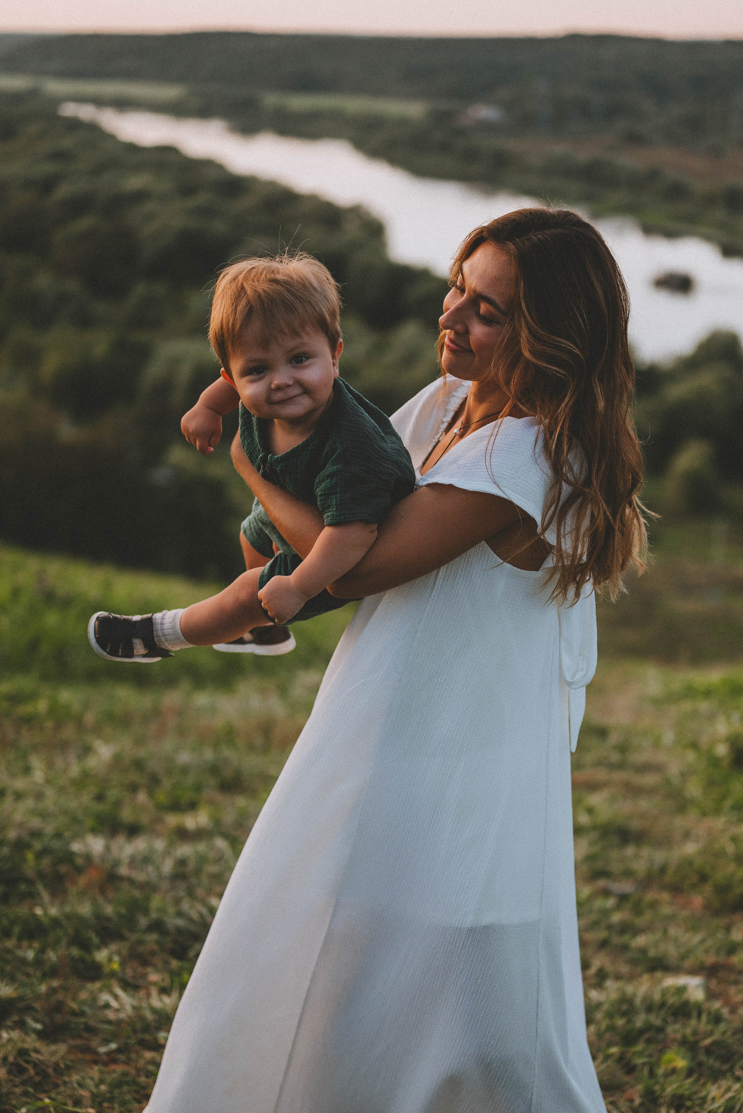 Лев с родителями на закате. Фотограф Кристина Пархоменко