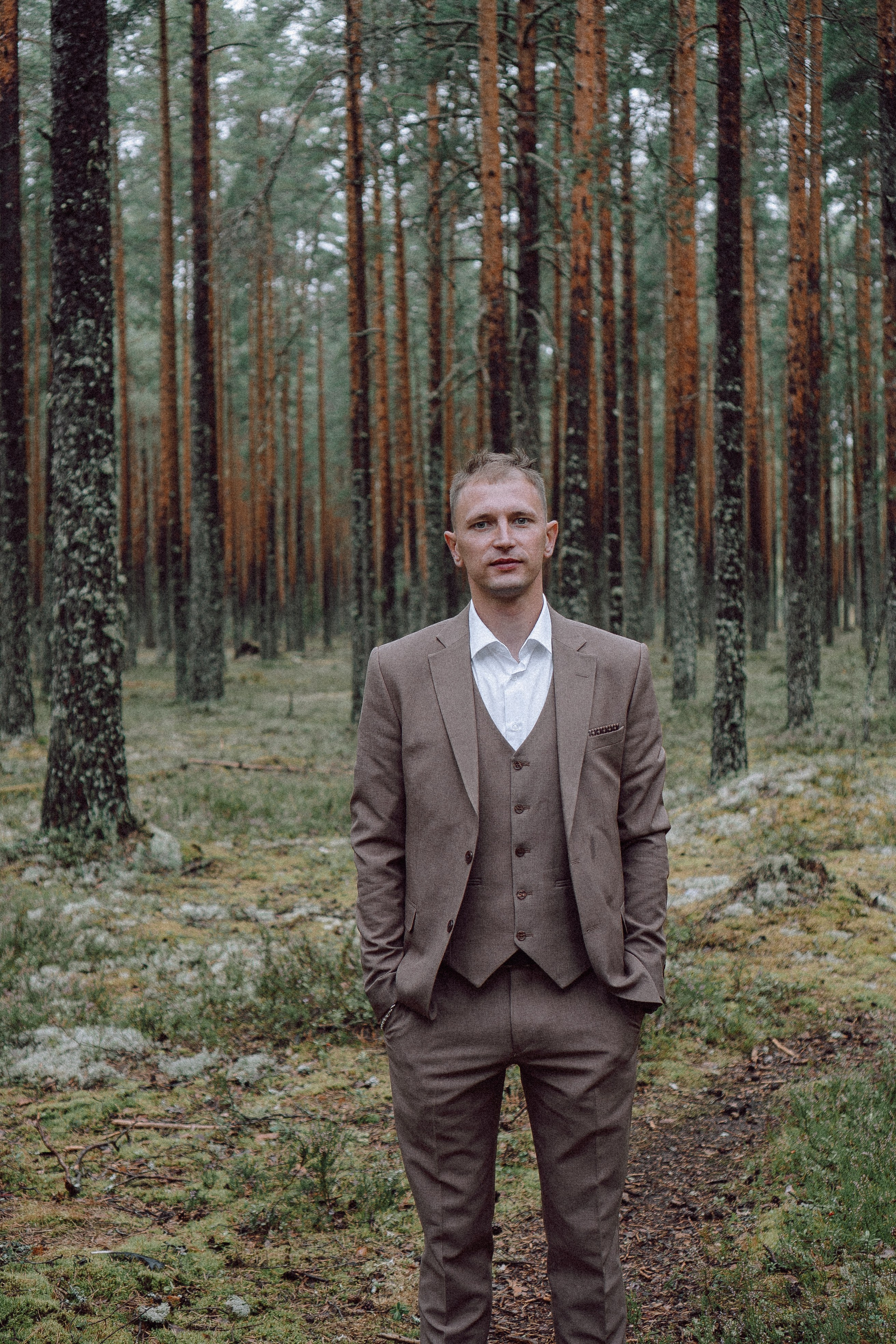 СВАДЕБНАЯ ФОТОСЕССИИЯ ПАРЫ В ГОРОДЕ ПРИОЗЕРСК В СОСНОВОМ ЛЕСУ И С ПИКАПОМ. Профессиональный фотограф, Санкт-Петербург — Виктория Богомолова