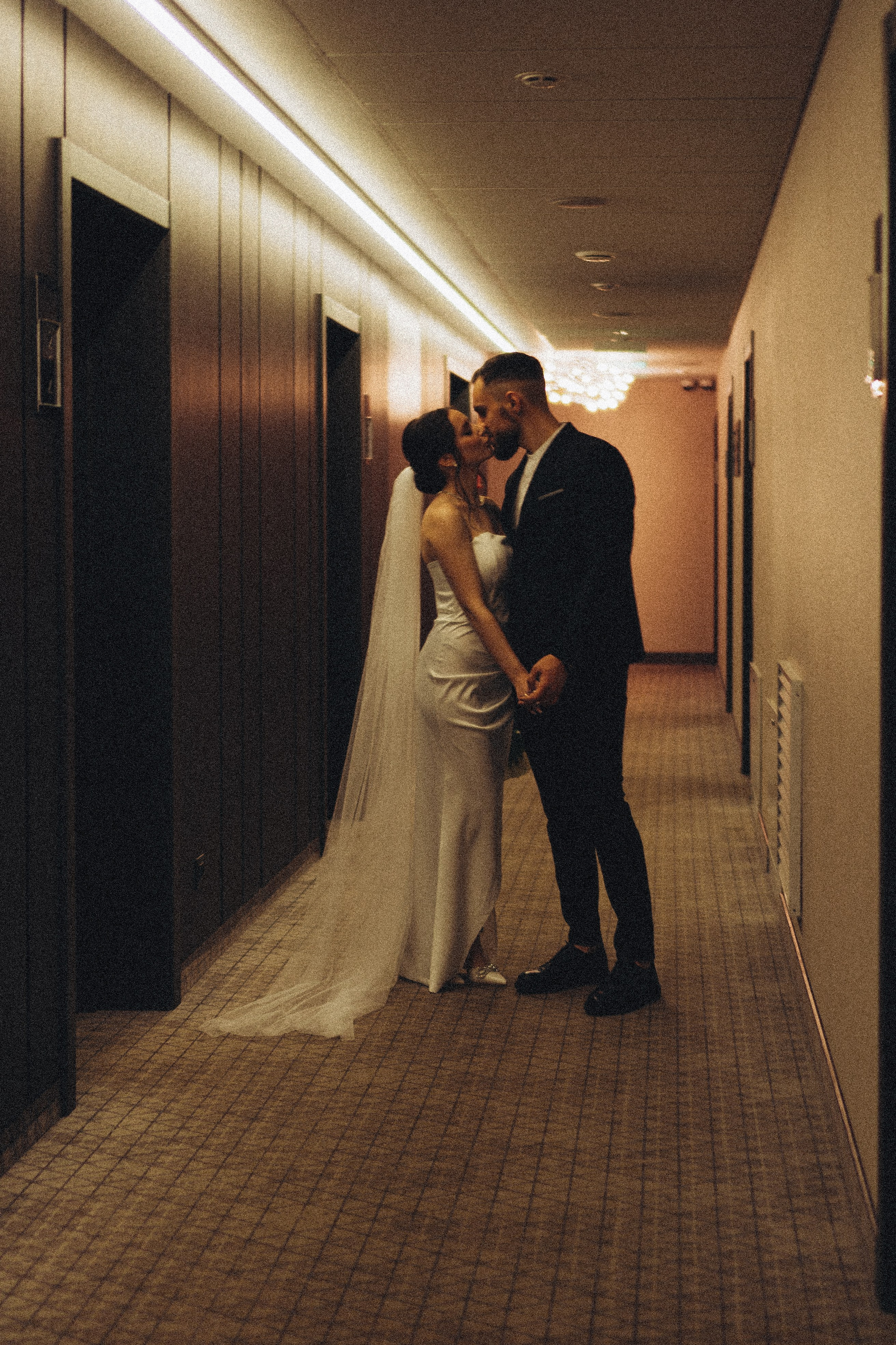 СВАДЕБНАЯ СЬЕМКА СБОРОВ ЖЕНИХА И НЕВЕСТЫ В ОТЕЛЕ И ТАКЖЕ ФОТОСЕССИИЯ В ОТЕЛЕЕ МЕГАПОЛИС БРЯНСК. Профессиональный фотограф, Санкт-Петербург — Виктория Богомолова