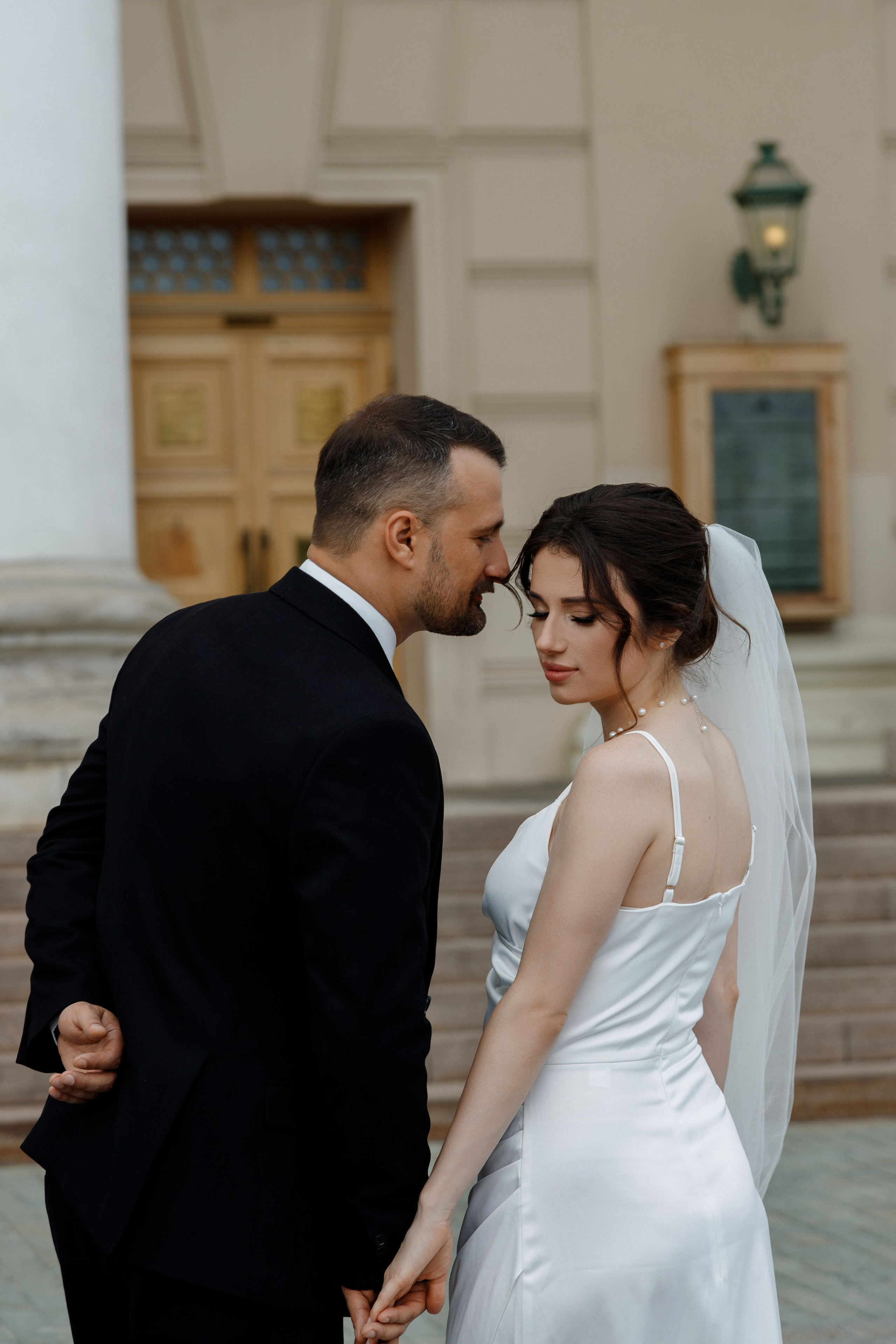 Свадебная фотосессия около Большого Театра. Фотограф Александра Сыщенко