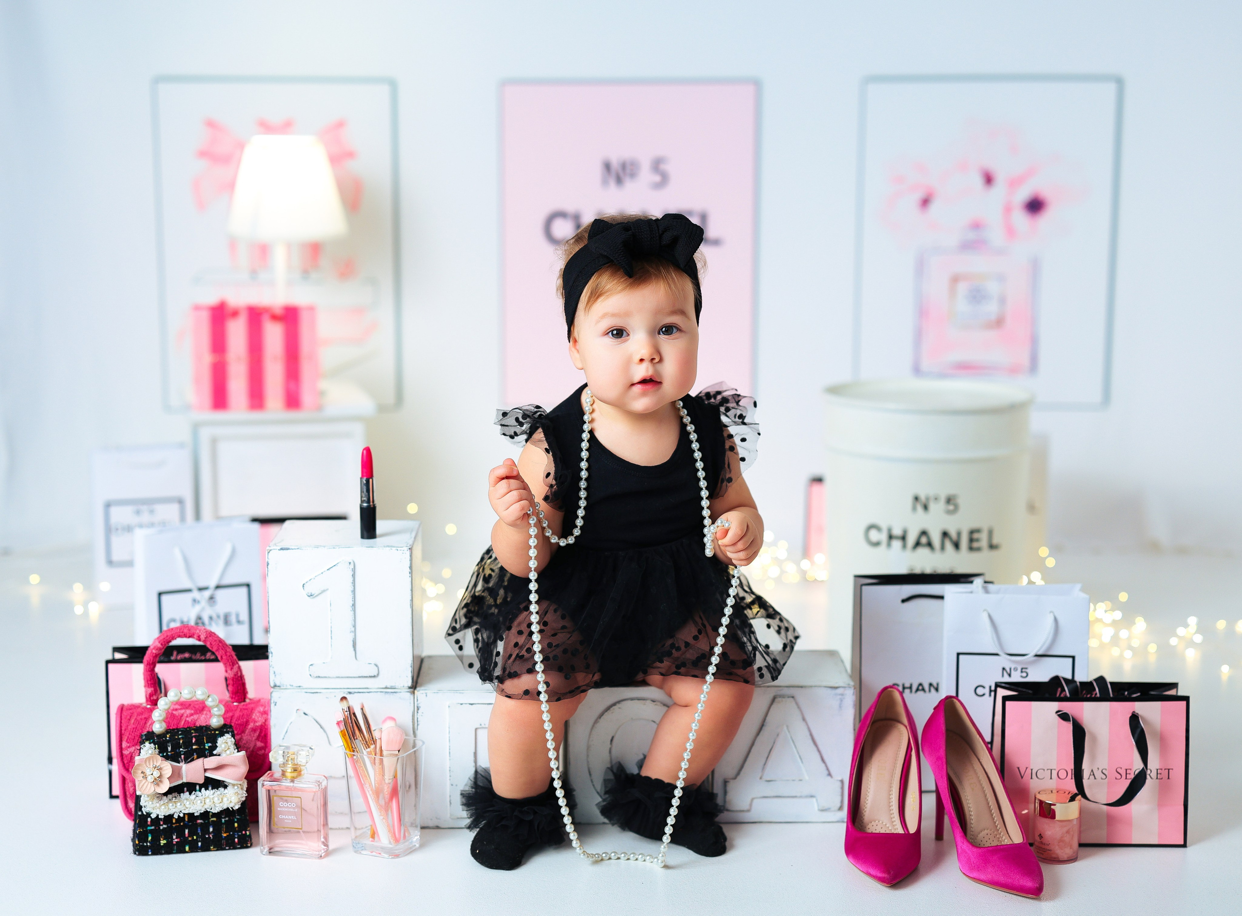 Малышки Антураж