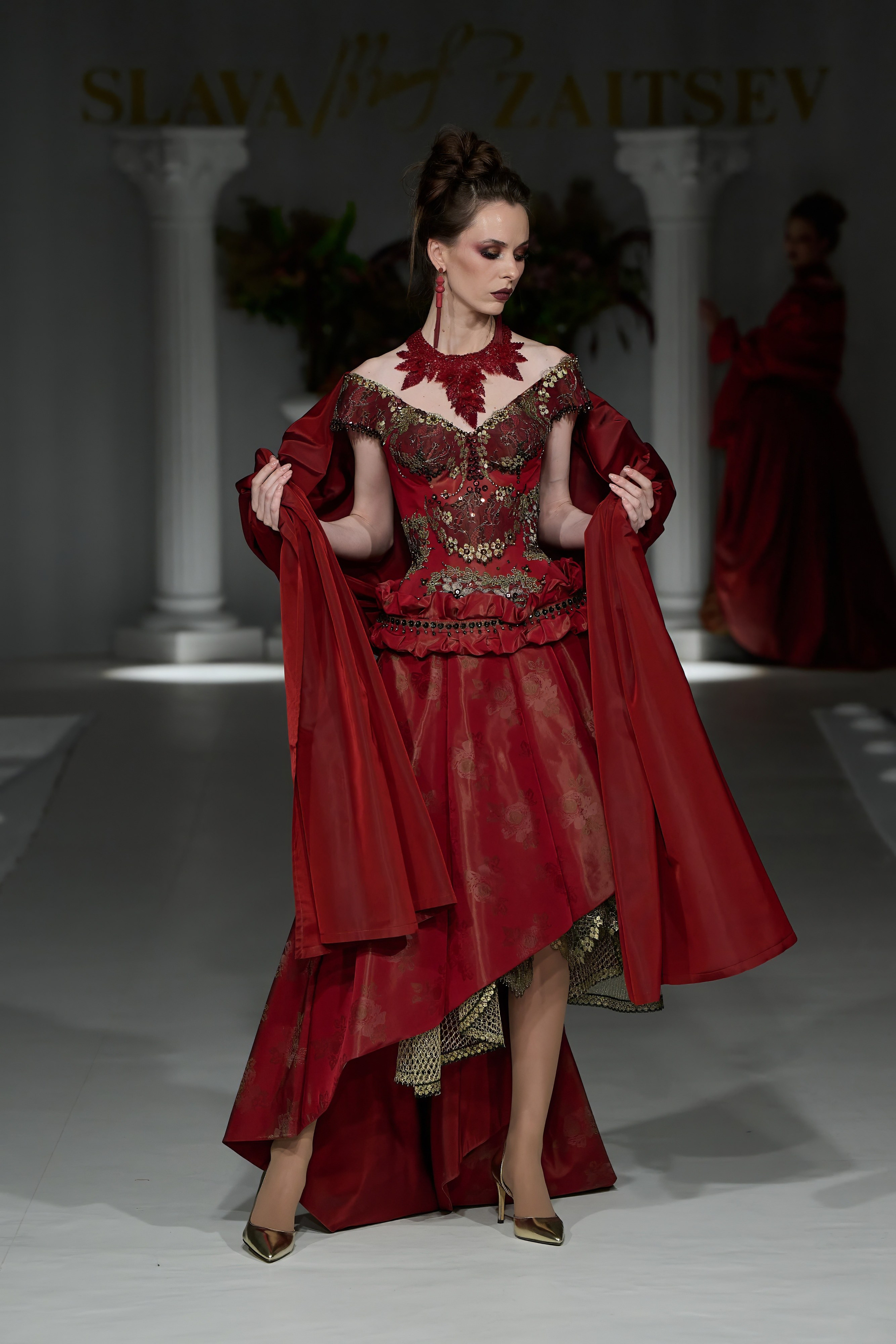 Slava&Yegor Zaitsevs. Показ-спектакль «Воспоминание». 21 июня 2025. Дима Бабушкин. Фотограф. Подиум. Репортаж. Творчество. Дорого