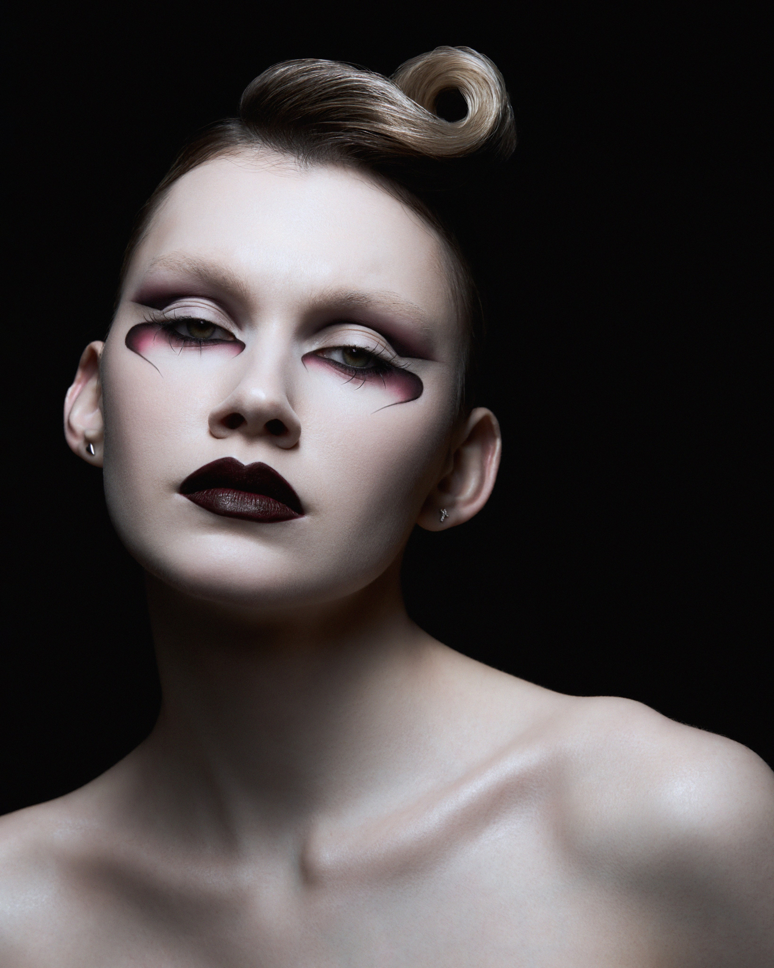 THE BLACK SWAN. Главная