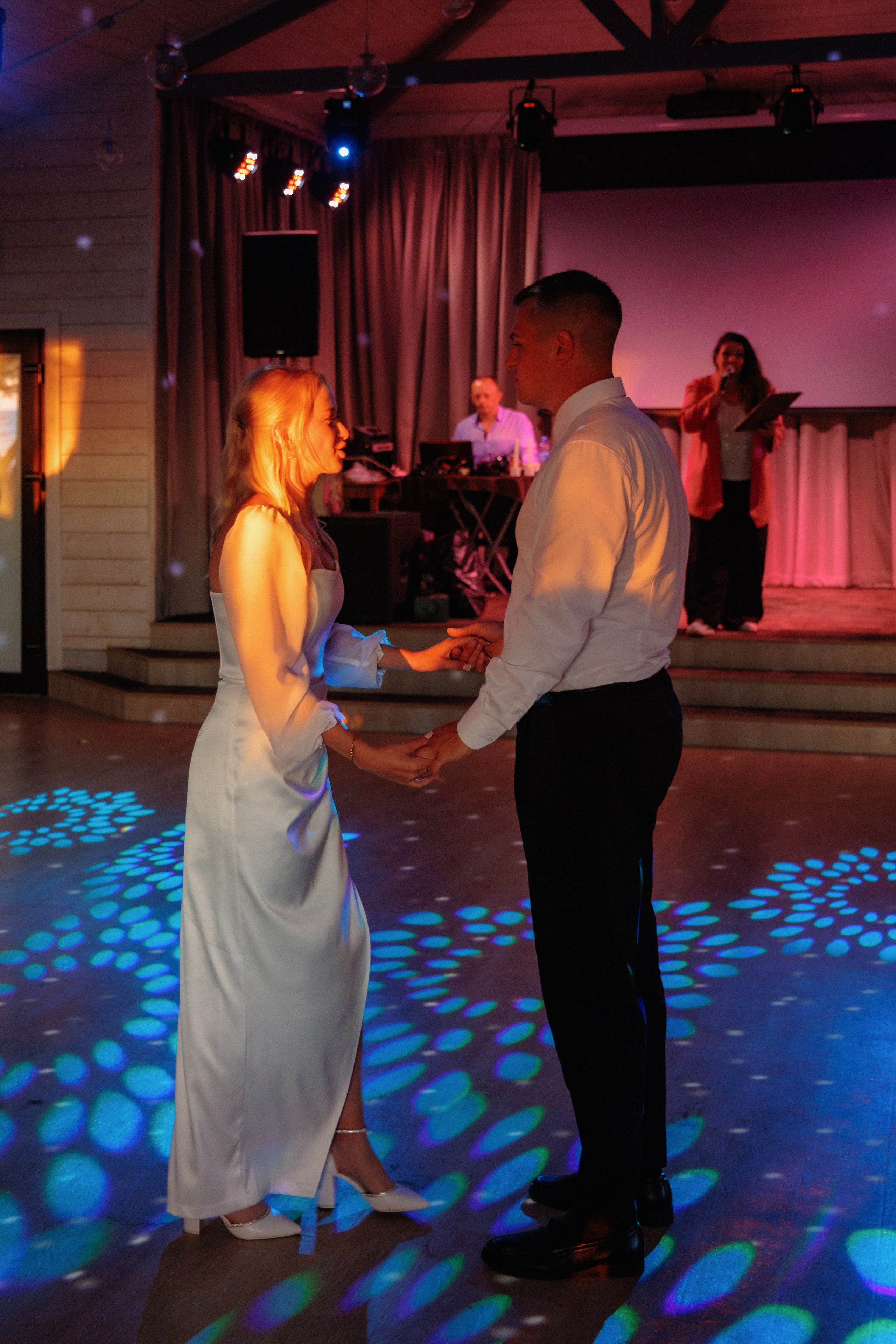 Максим и Ирина на базе Заостровье банкет. Свадебный и семейный фотограф в г. Волхов Алексей Кочерыжкин