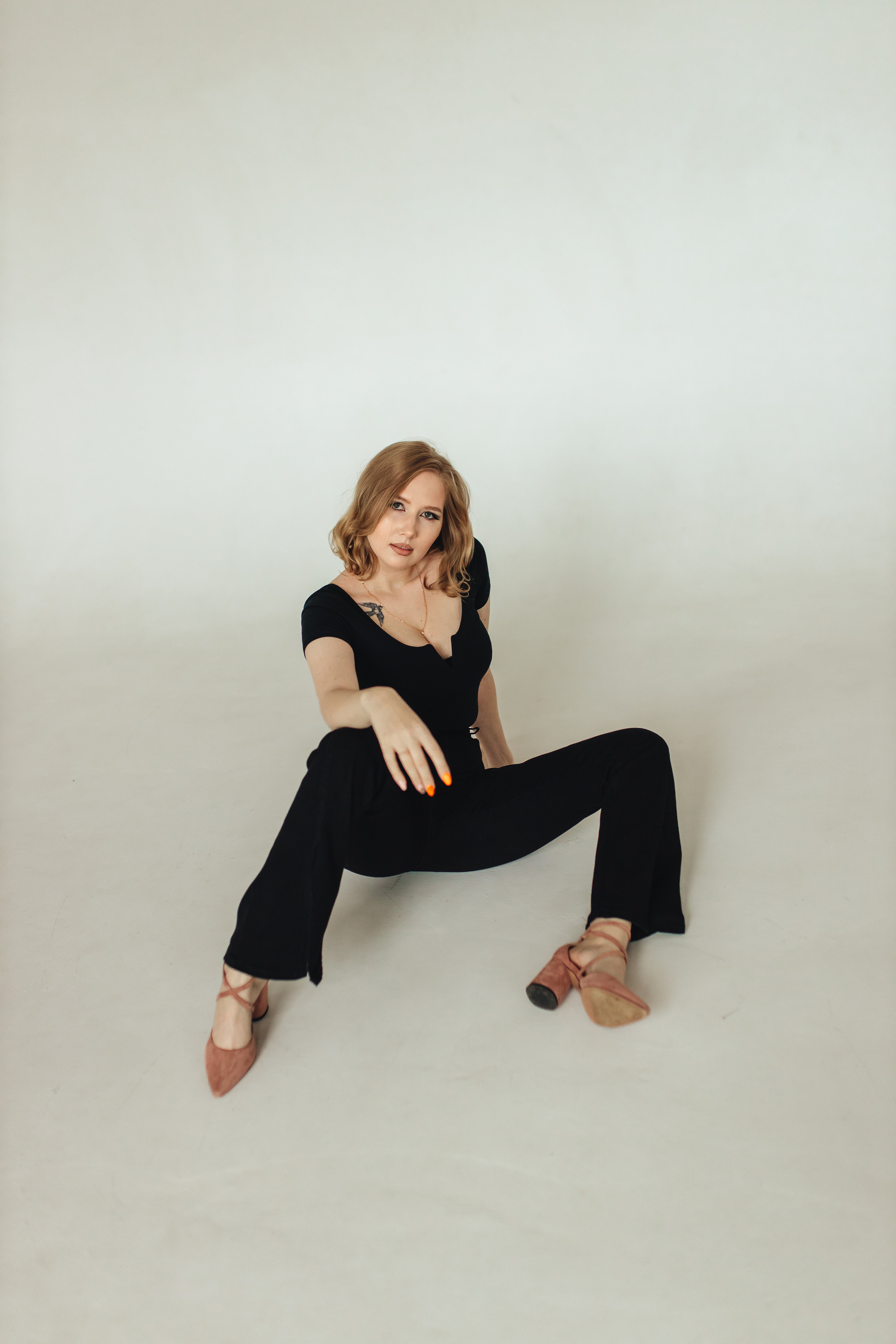 Настя в зале Модерн. Свадебный и семейный фотограф в Туле и области Маша Костина