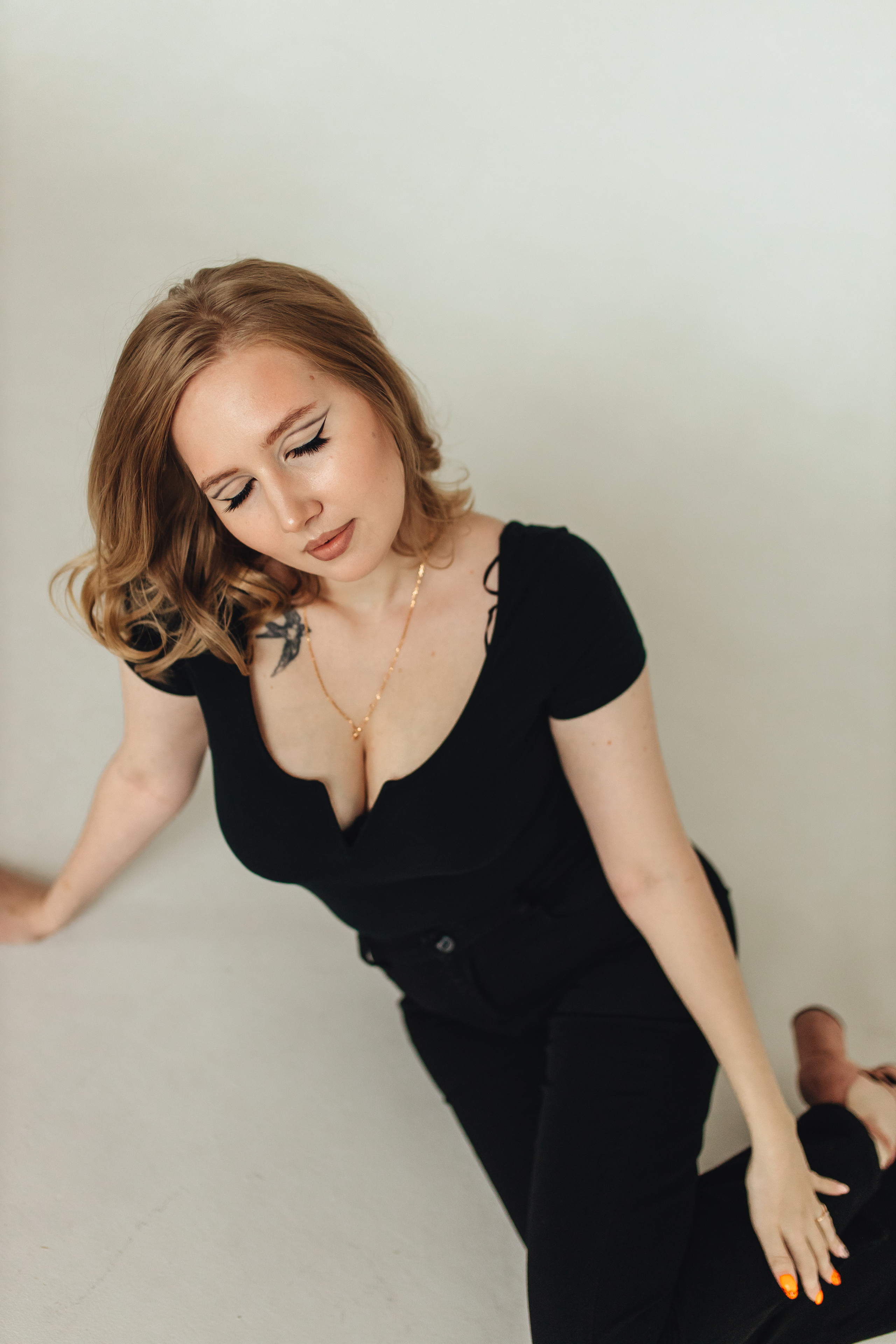 Настя в зале Модерн. Свадебный и семейный фотограф в Туле и области Маша Костина