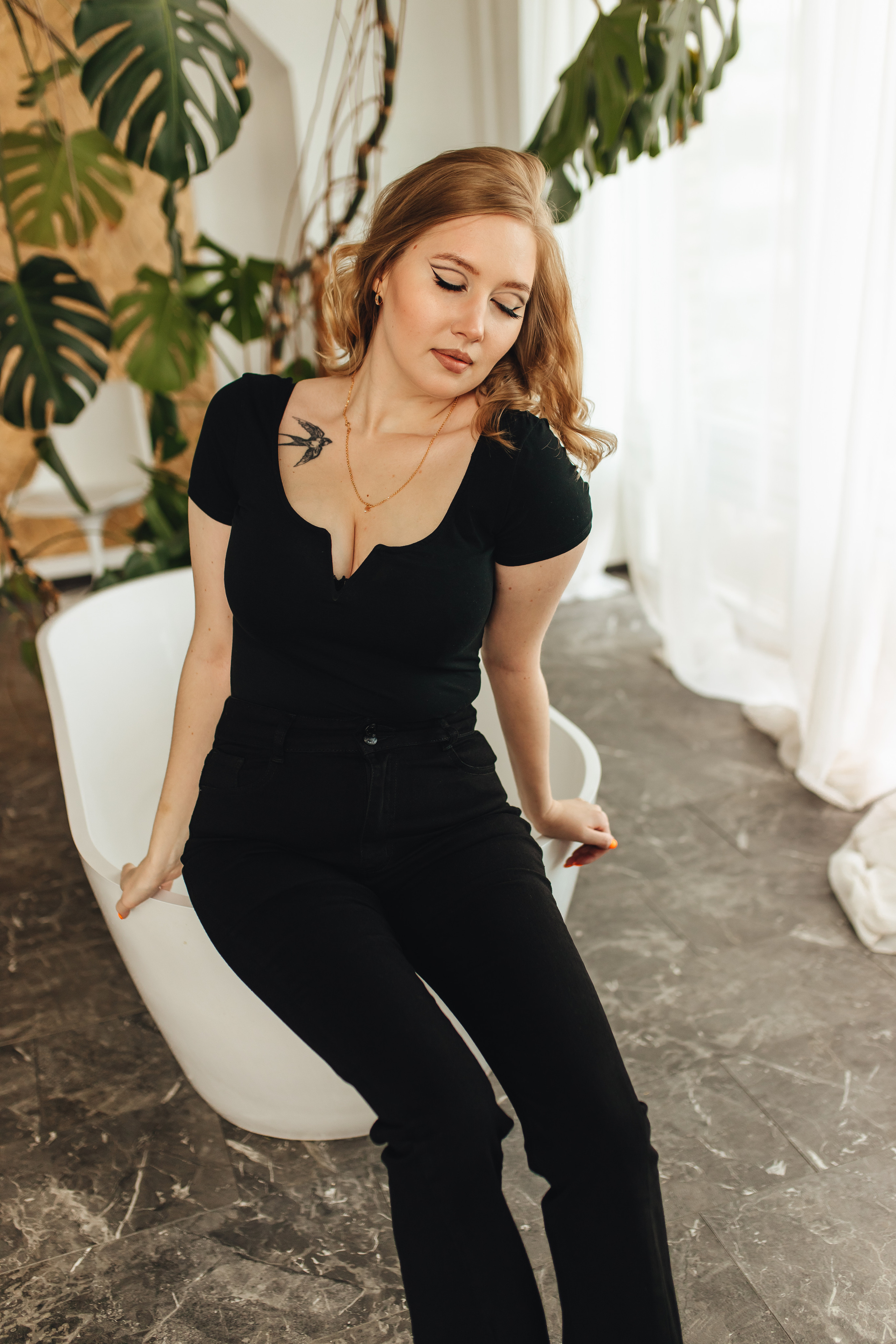 Настя в зале Модерн. Свадебный и семейный фотограф в Туле и области Маша Костина