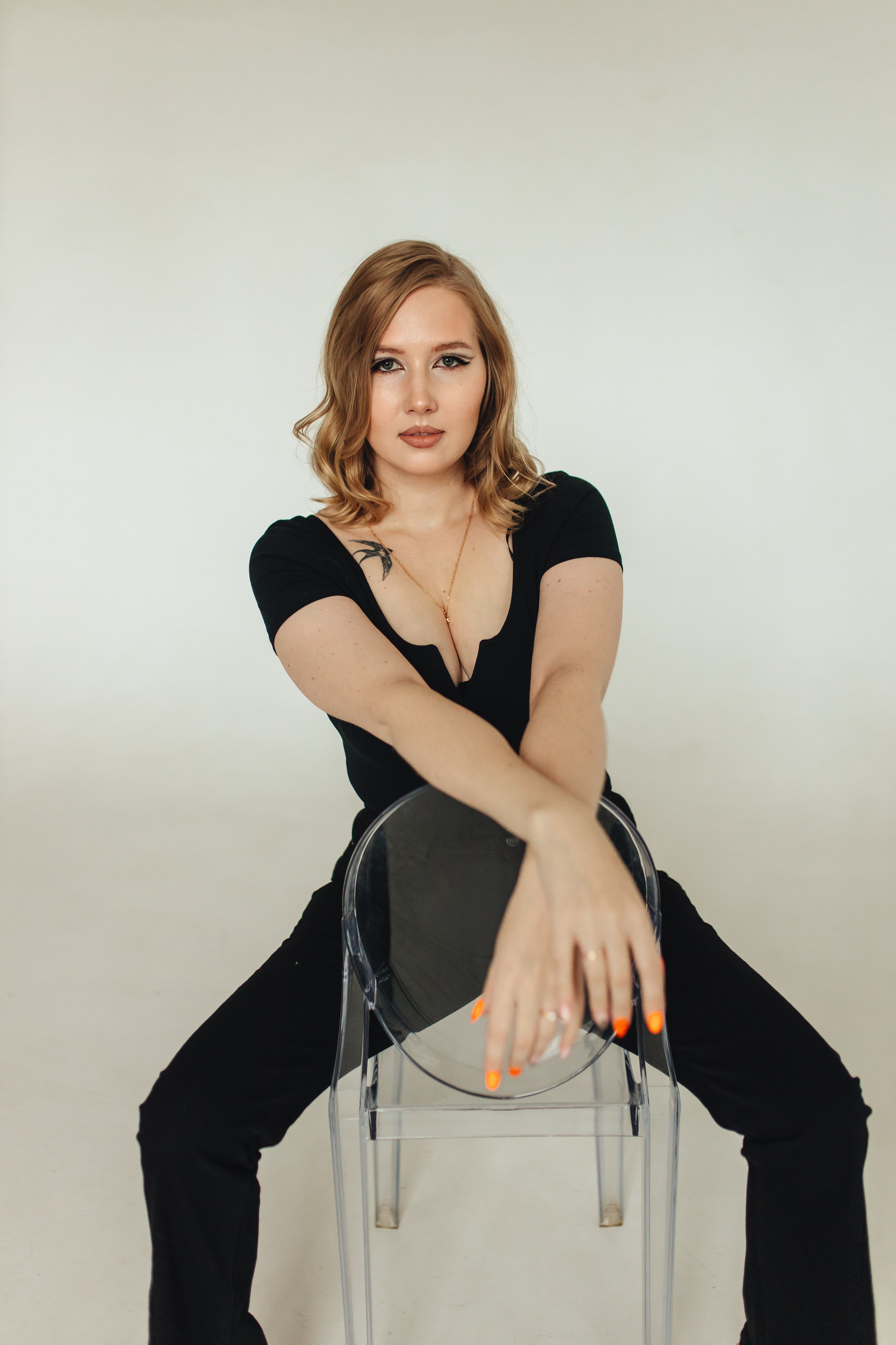 Настя в зале Модерн. Свадебный и семейный фотограф в Туле и области Маша Костина