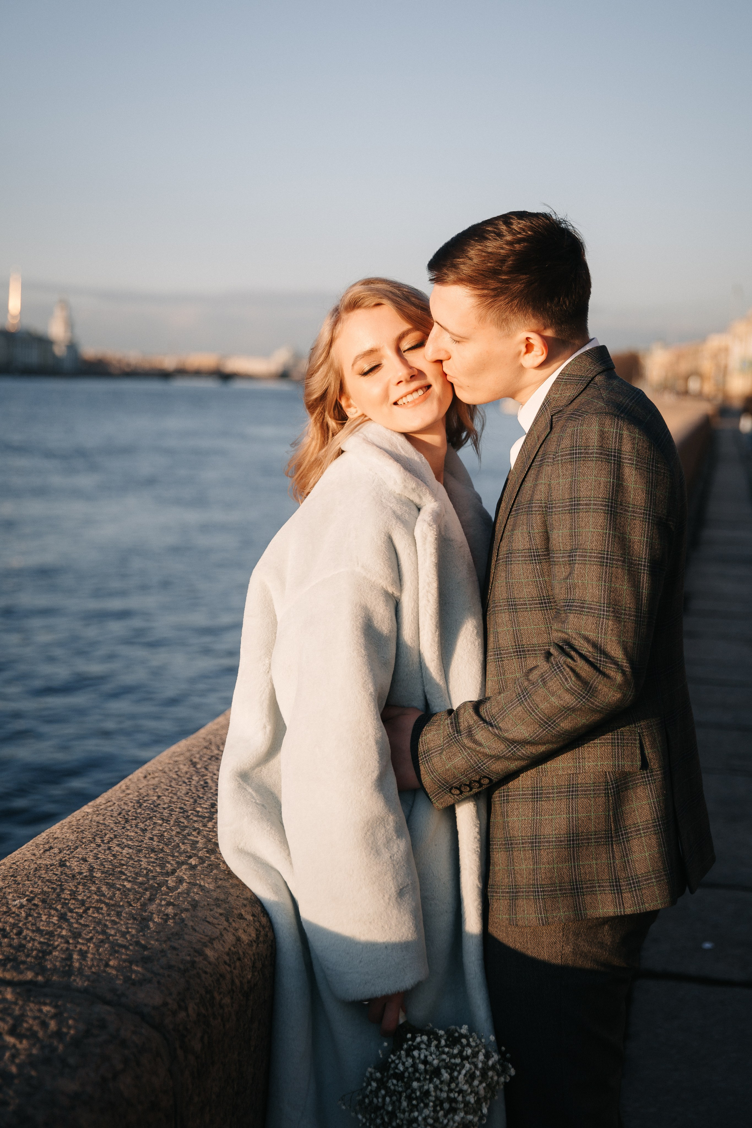 ДВОРЕЦ № 1 | Март, Исаакий, Английская набережная. Свадебный фотограф в Санкт-Петербурге Полина Корзухина