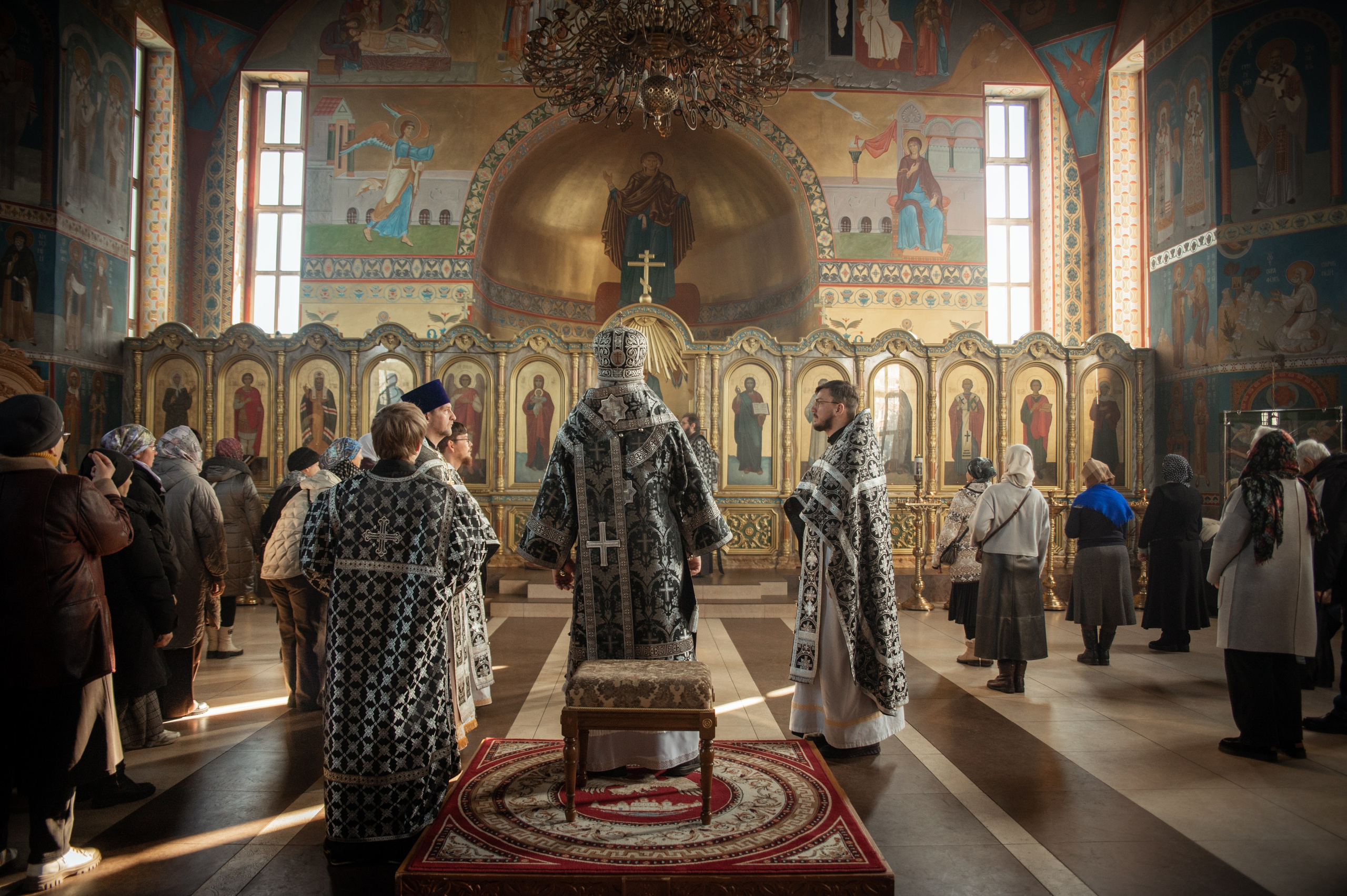 Преждеосвящение Даров. Храм Серафима Саровского. Церковный, семейный и репортажный фотограф Волгоград, Волжский