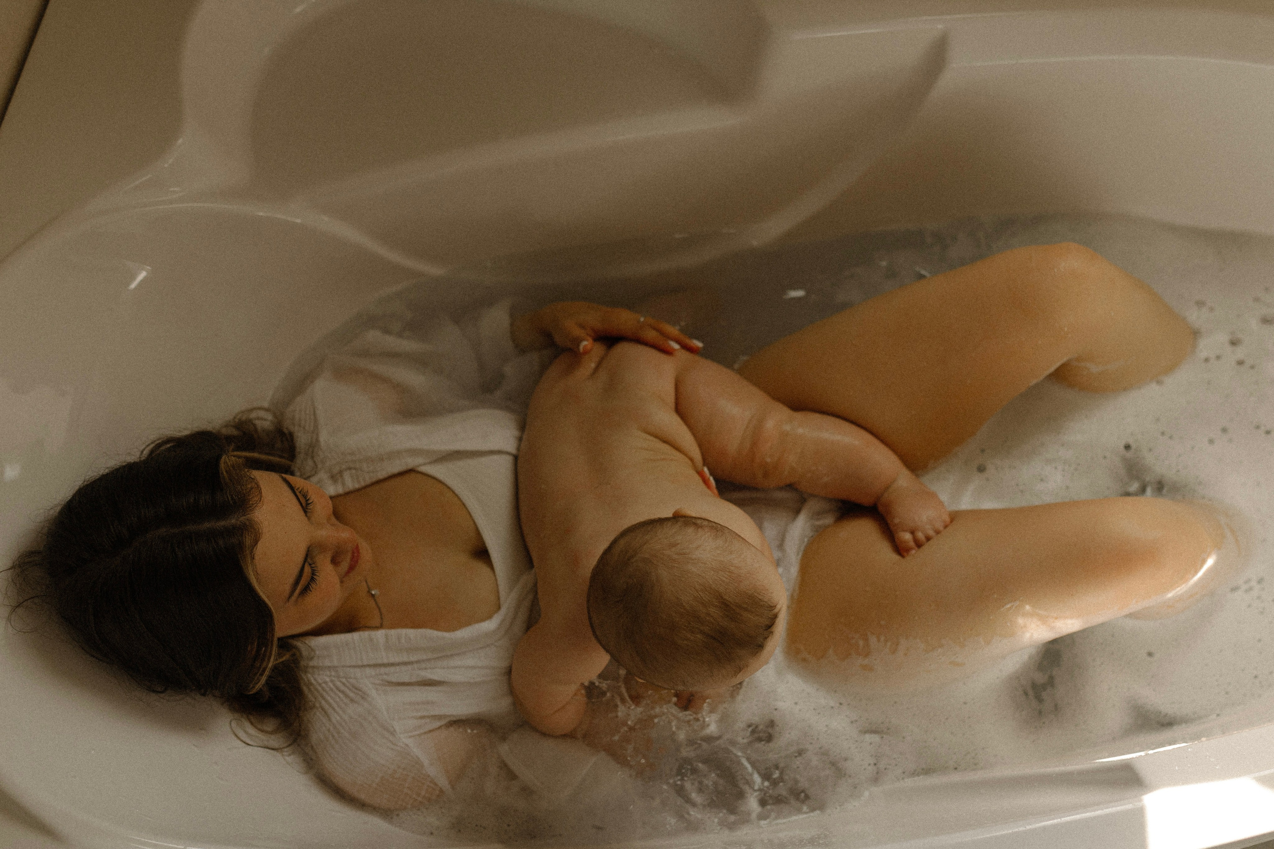 Яна и Тимофей. Домашняя съёмка. Семейный фотограф Тихвин, Санкт-Петербург и ЛО