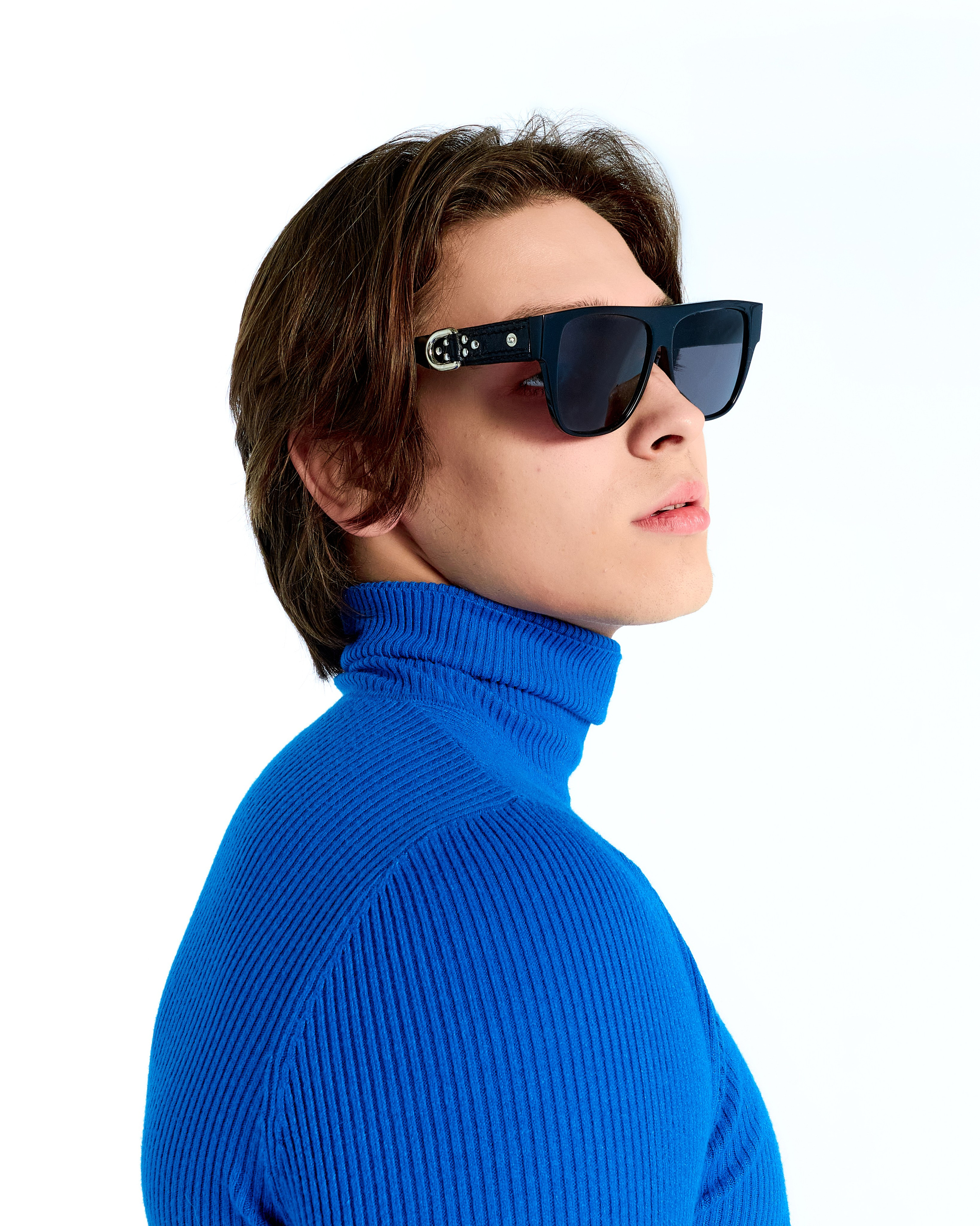 Glazburg optics. Святослав Лебедев | Рекламный фотограф — Коммерческая съемка, Арт-дирекшн, AI-интеграция