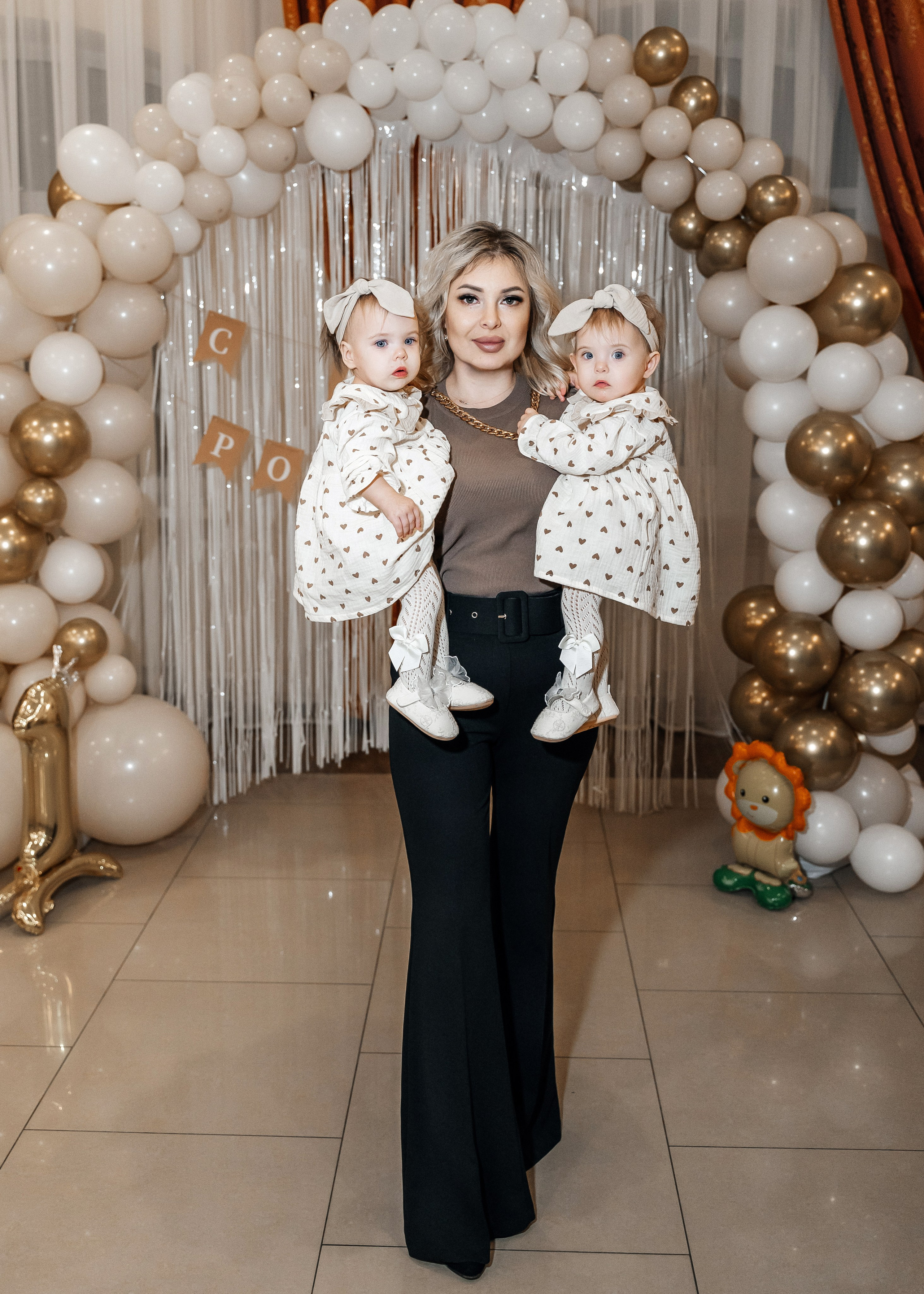 Александра и Виктория 1 годик. Семейный фотограф в Белгороде Амелина Алина