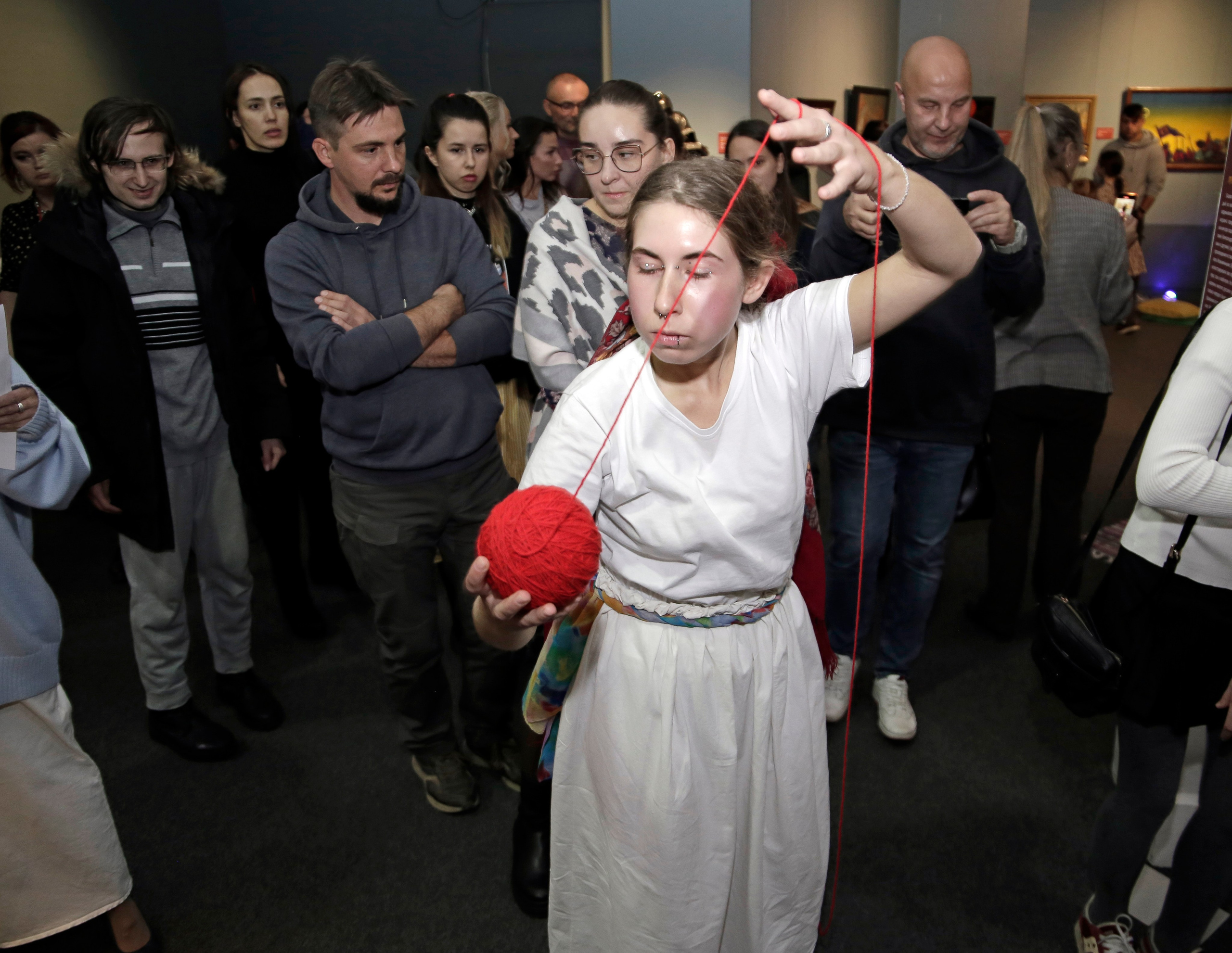 ЛАДУШКИ-ЛАДУШКИ. АРХЕОЛОГИЯ РУССКИХ СКАЗОК. ПЕРФОРМАНС. Художник, преподаватель дизайна, начинающий сценограф и режиссёр во Владивостоке