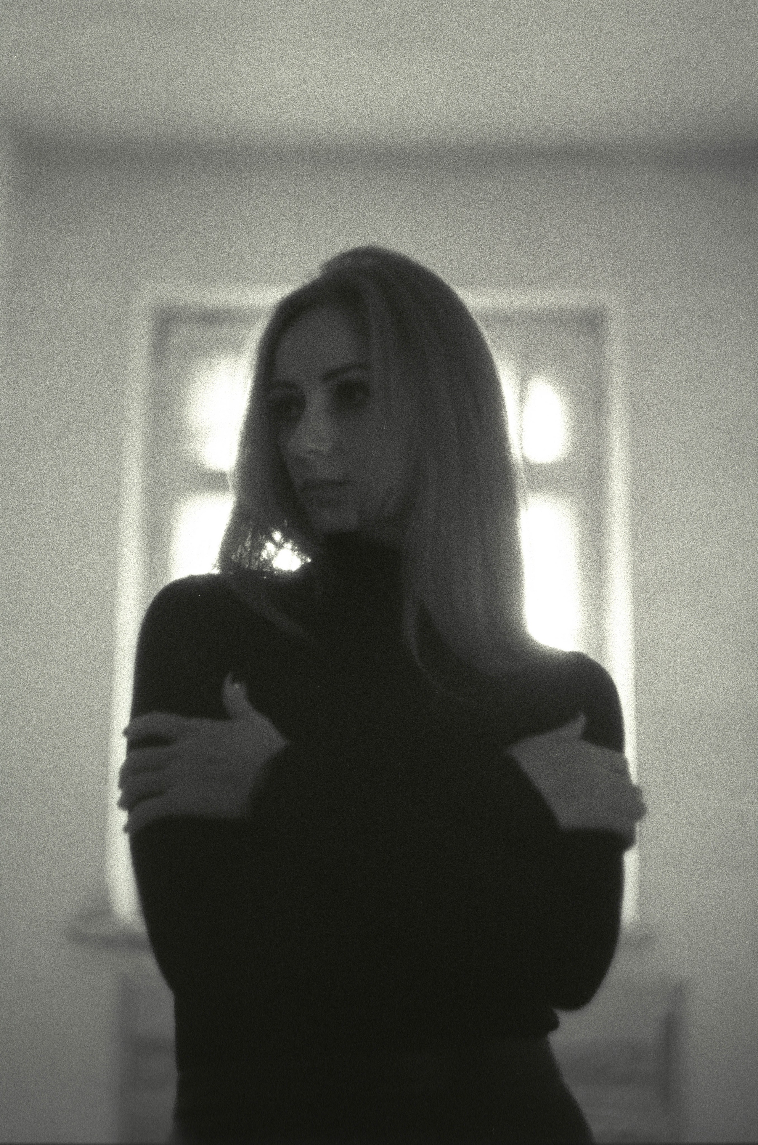 . Автор фотограф: Додров. Ph: dodrov. Пленочная фотография обладает своим уникальным очарованием и стилем, который отличается от цифровых снимков. Ее особенный характер проявляется в необычайной глубине, насыщенности и теплоте цветов, а также в нежной зернистости, которая добавляет текстуры и атмосферности снимкам