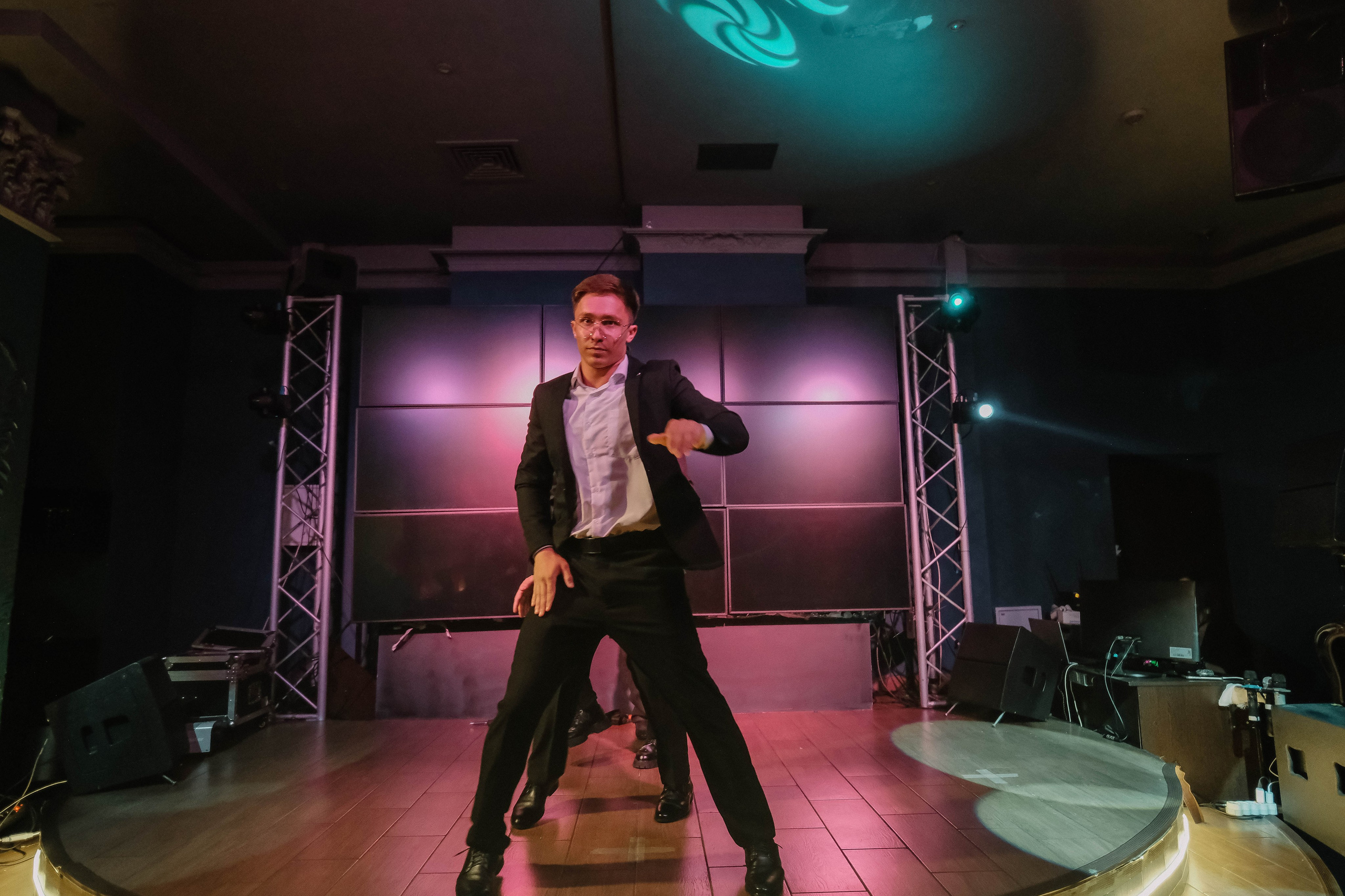 Мужское танцевальное шоу. Фотограф Черненко Дарья