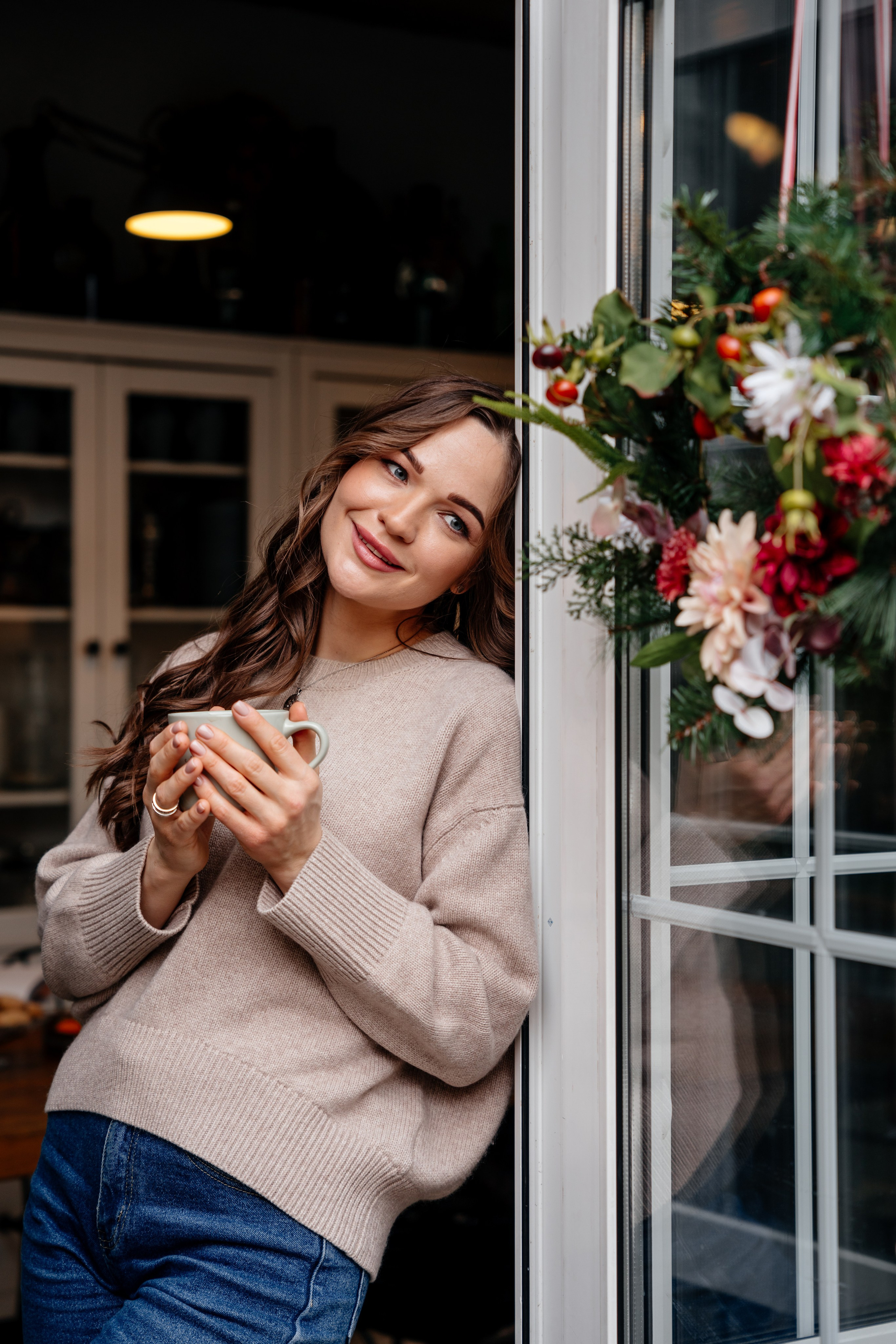 Зимняя съемка мамы и взрослой дочери. Дом Власенко. Свадебный и семейный фотограф Надежда Соловьева