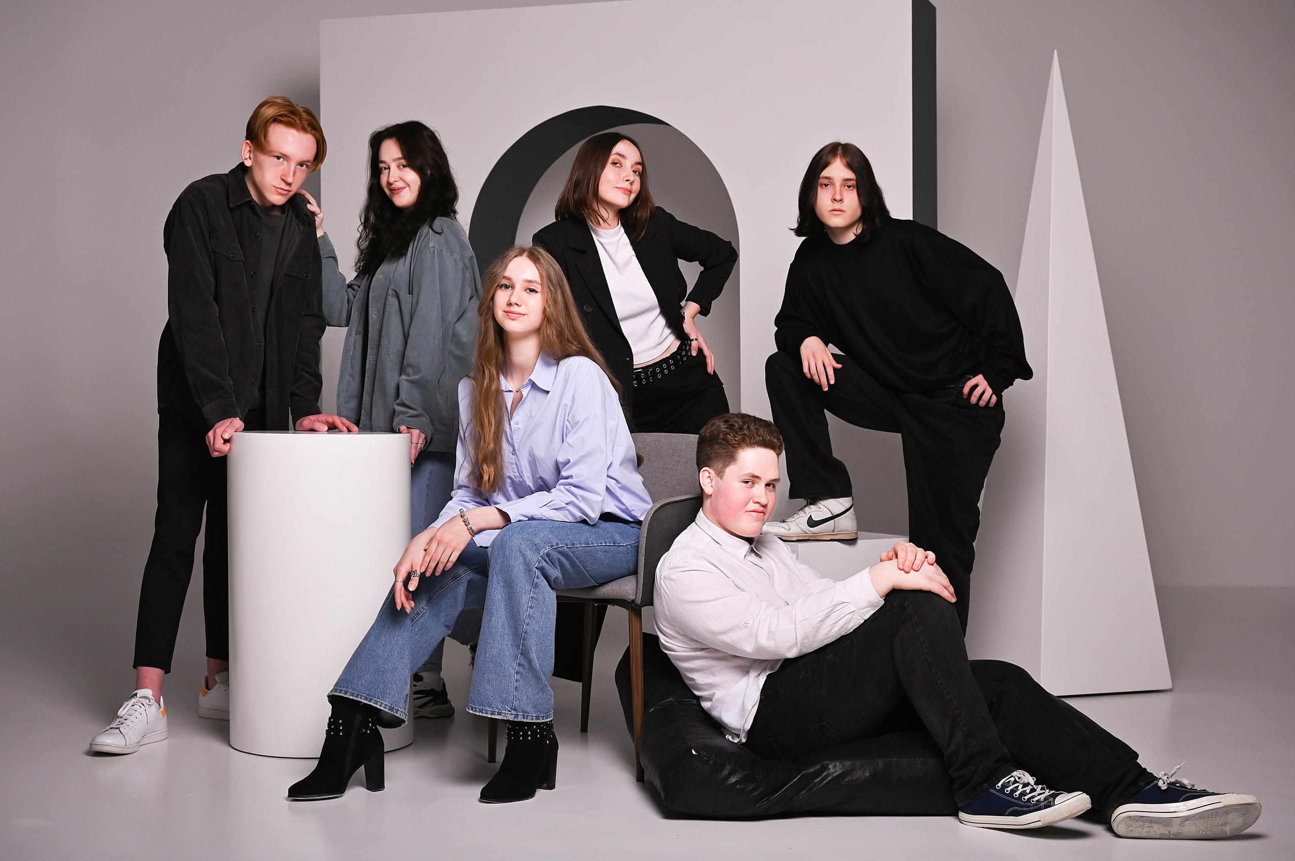 Студийная фотосъемка учеников для школьного альбома