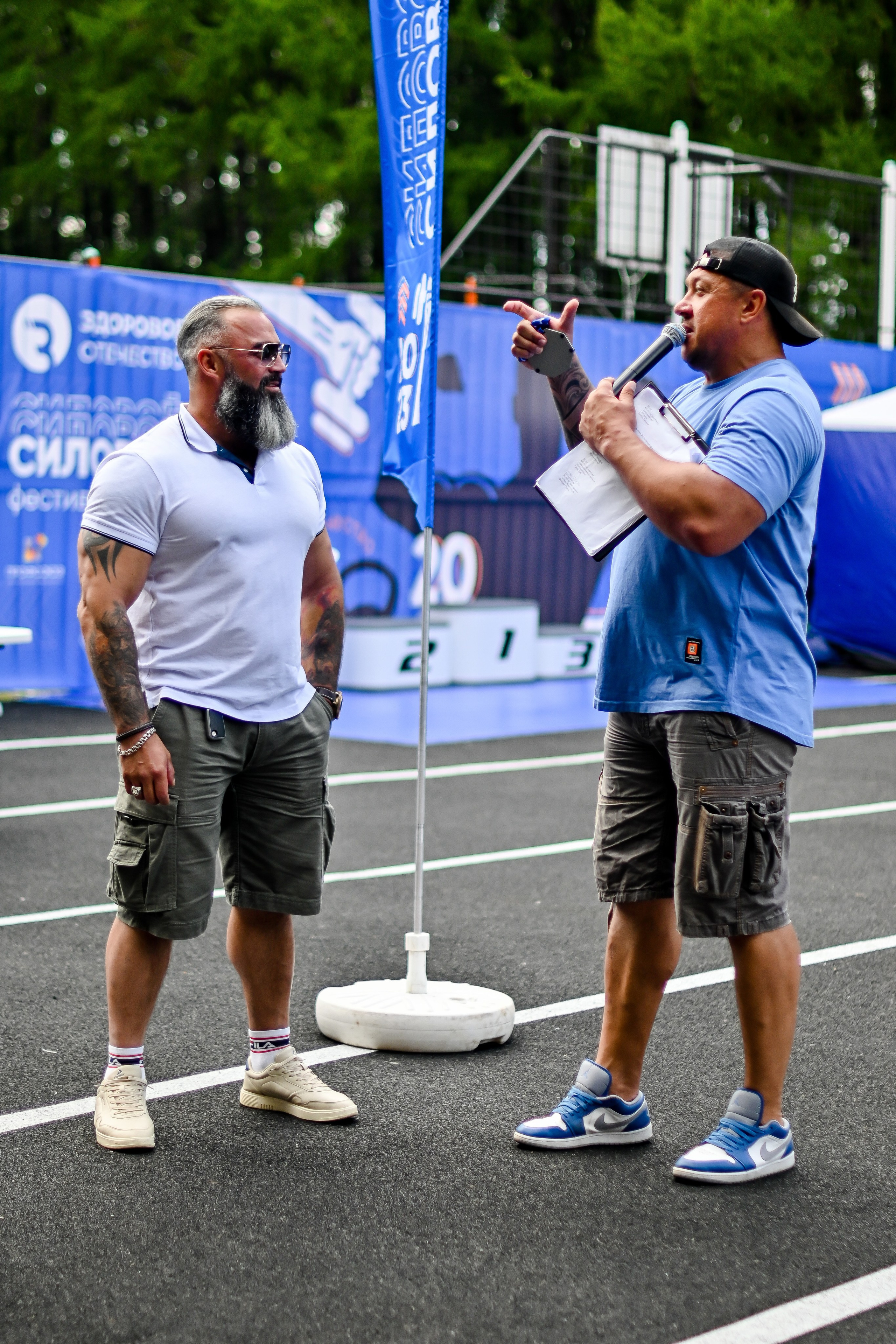 СТРОНГ. Фотограф для бизнесконтента, репортажей и семейного альбома в Москве