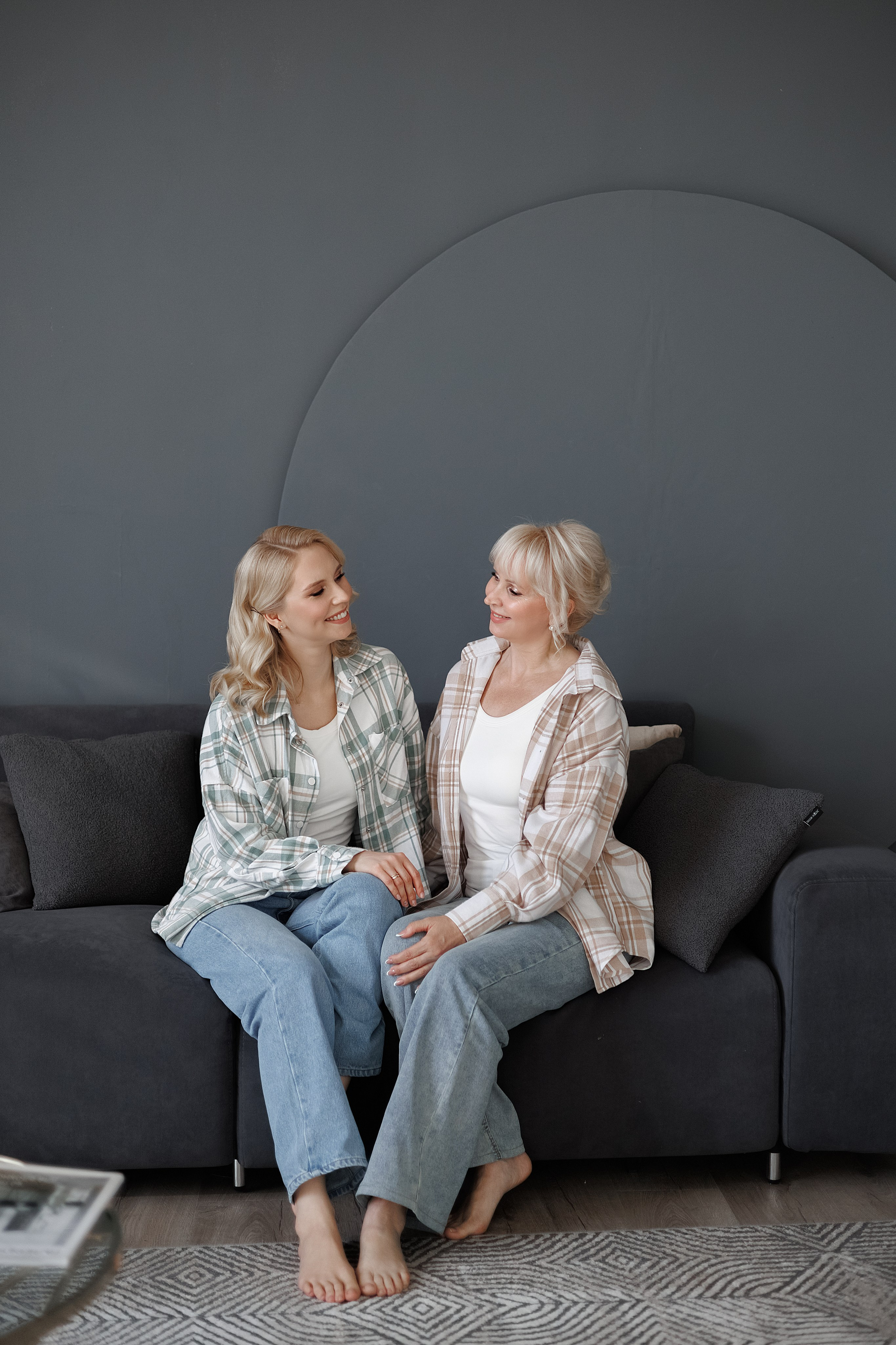 Диана с мамой в студии. Свадебный фотограф в Пскове и Санкт-Петербурге | Анна Голикова