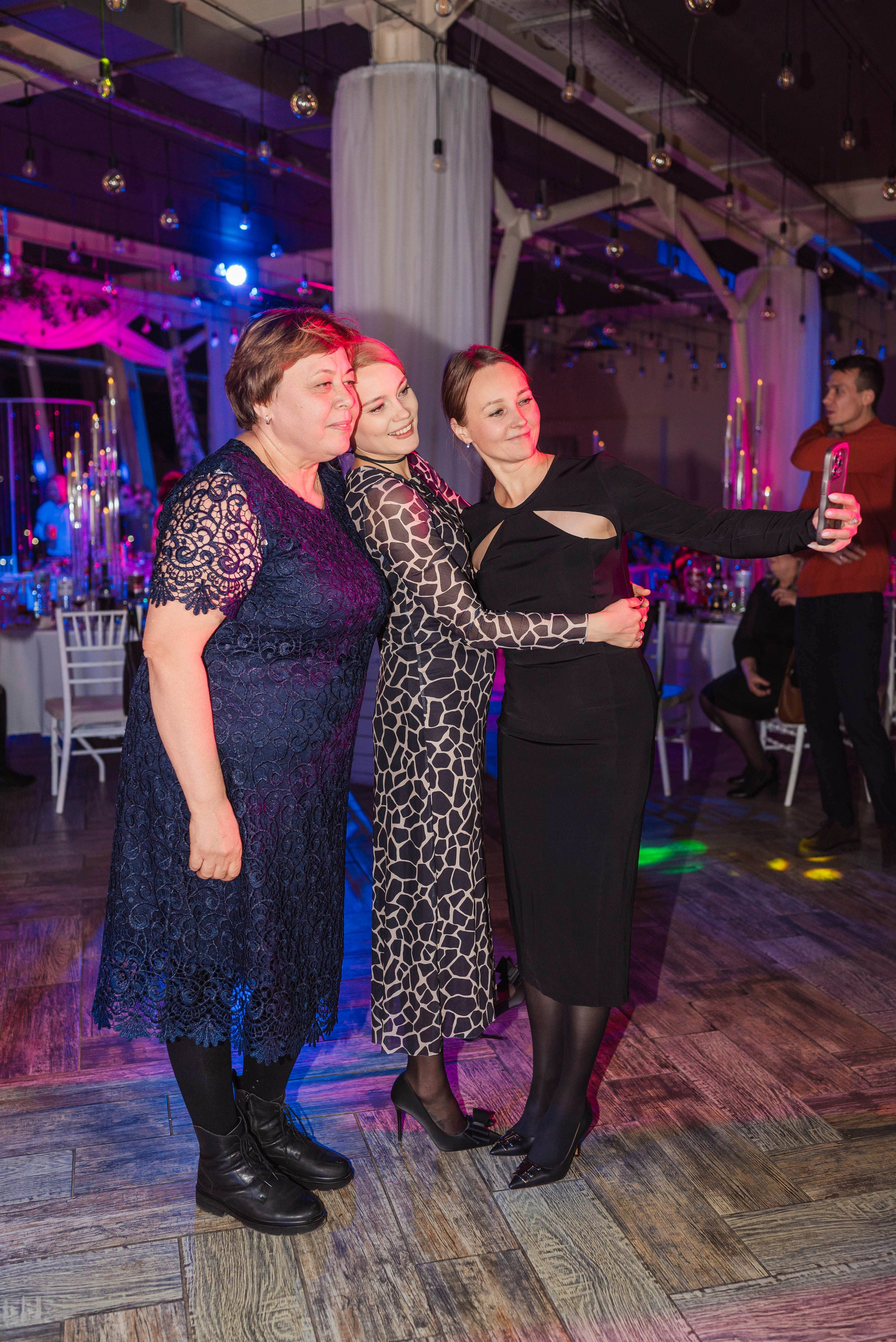 11.11.2024 Елена. Меня зовут Михайлов Сергей, занимаюсь фото и видео г. Чебоксарах