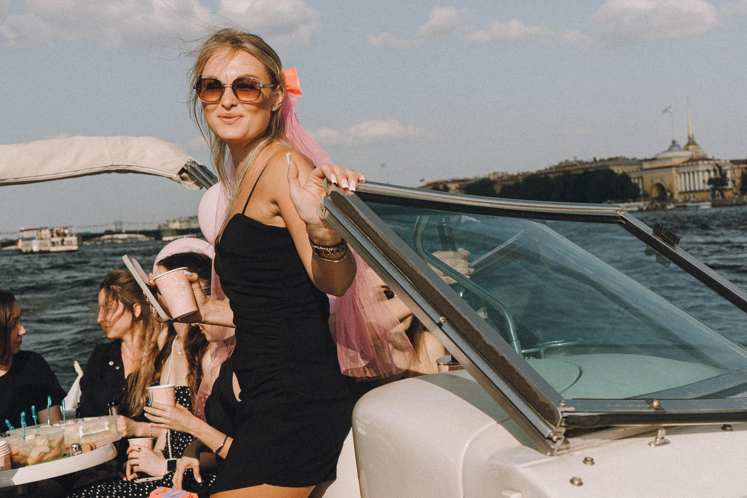 ДЕВИЧНИК НА КАТЕРЕ. Профессиональный фотограф, Санкт-Петербург — Виктория Богомолова