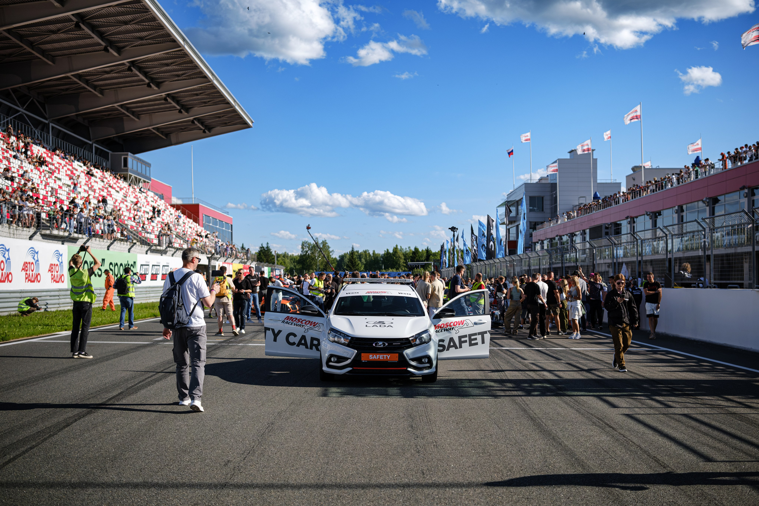 Российская серия гонок на выносливость. Авто и мотоспорт — фотограф Антон Медведев iCoguar