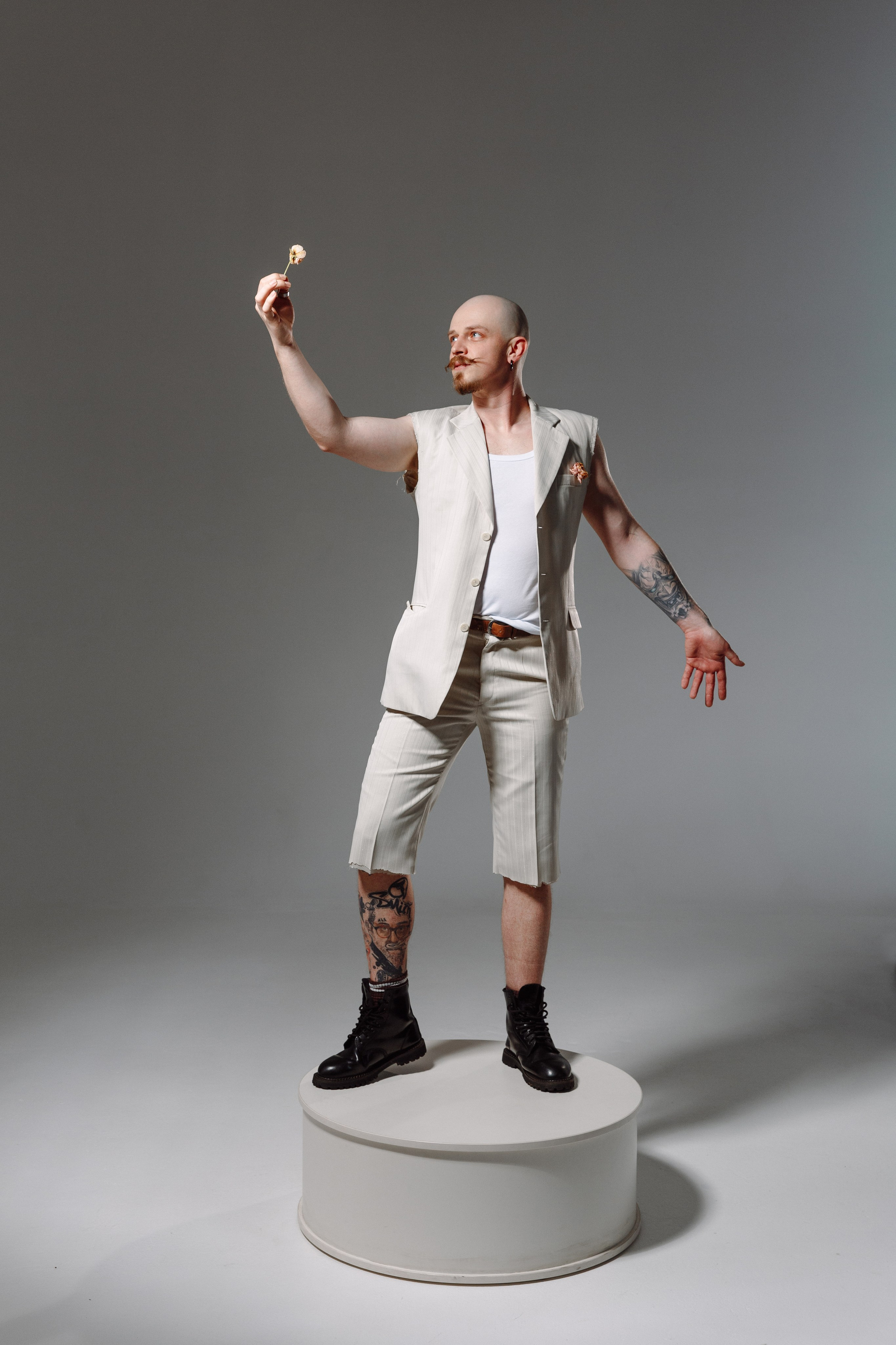 Мужская фотосессия в студии Нижний Новгород. Мужской портрет, Нижний Новгород. Фотосессия барбера. Барбер Нижний Новгород.