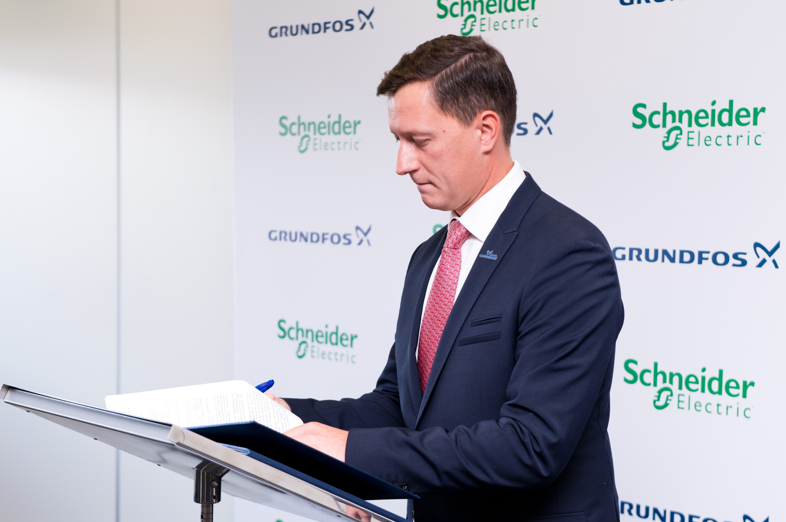 Производство Grundfos. Репортажный фотограф и видеограф Слава Думчев. Тимбилдинги, отчетники, корпоративы