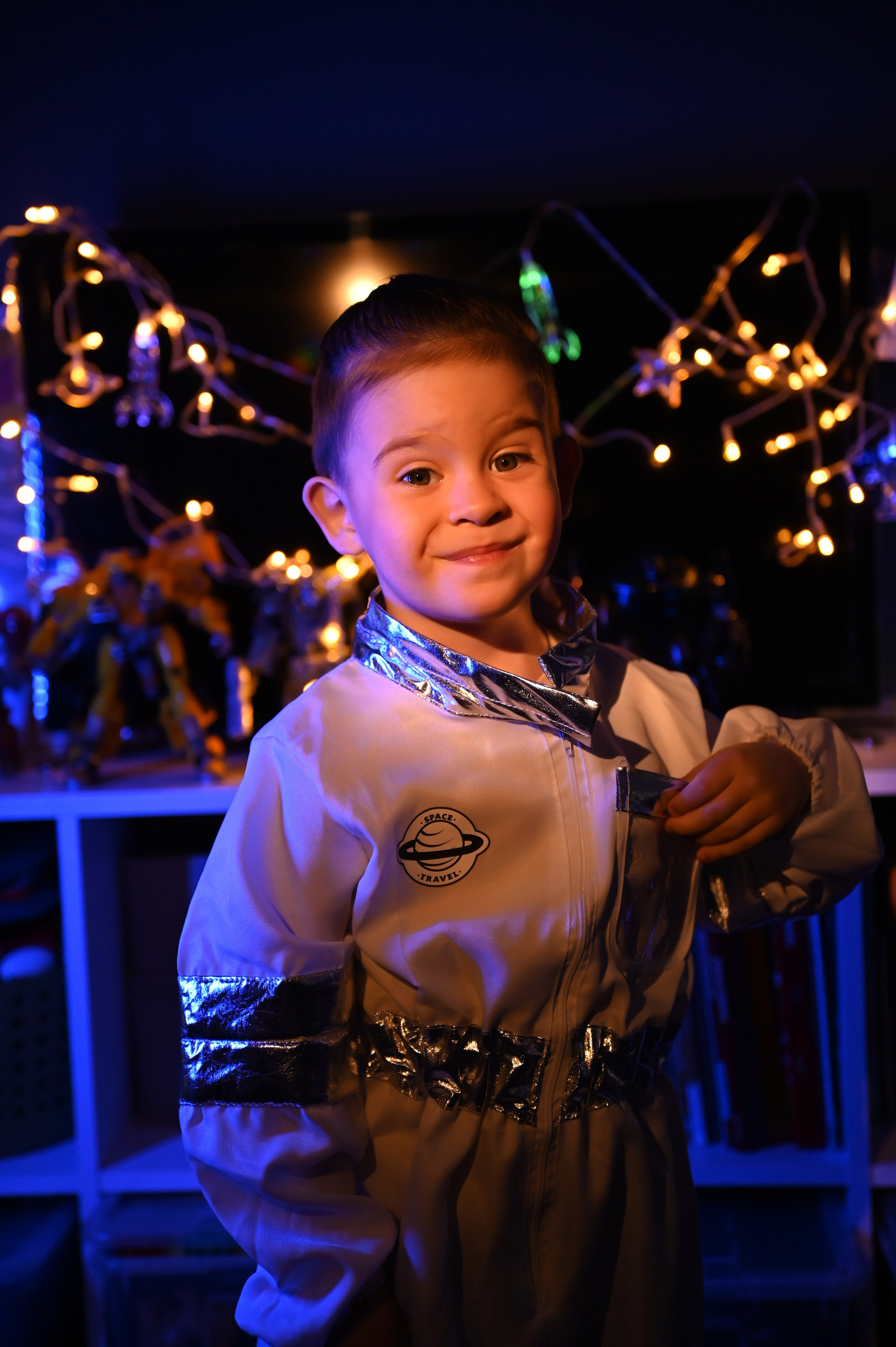 Детская на День космонавтики (домашняя). Свадебный, семейный, детский, контент фотограф в Омске Максим Ильин