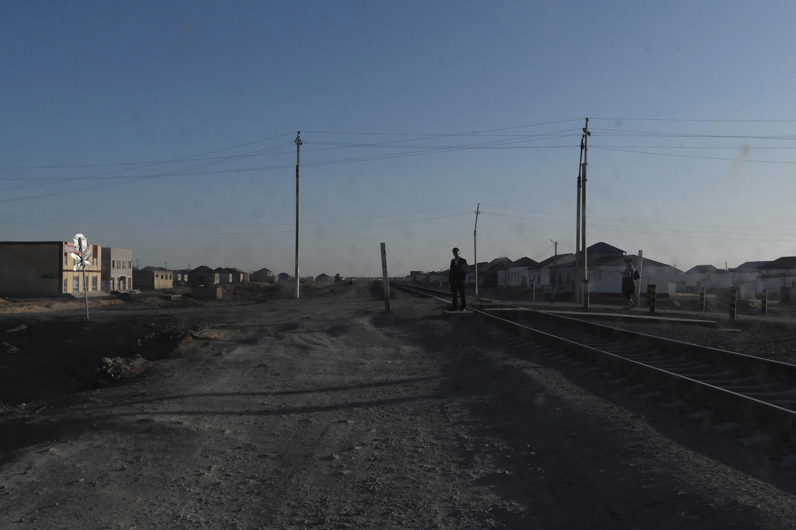 In Nokis, the capital of Karakalpakstan, strong unrest against Uzbekistan's policy towards autonomy took place in 2022 . After that, the center of Nokis was renovated, but most of the streets on the outskirts are still slums.The photo was taken through a dirty car windshield