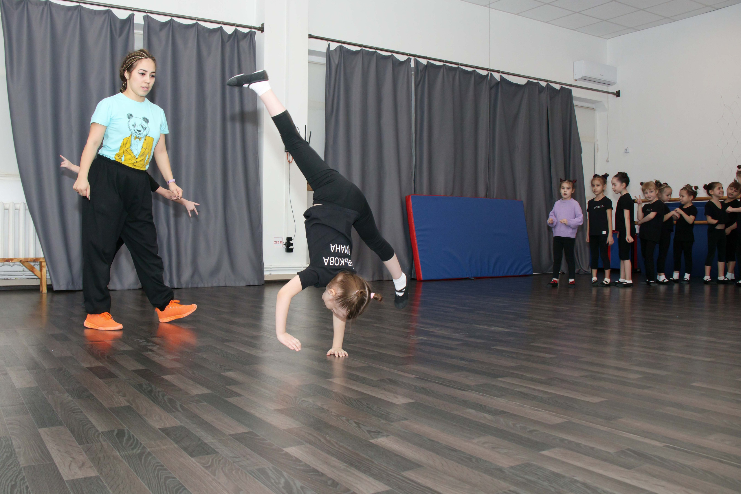 Тренировка в танц. школе. Репортажный Фотограф